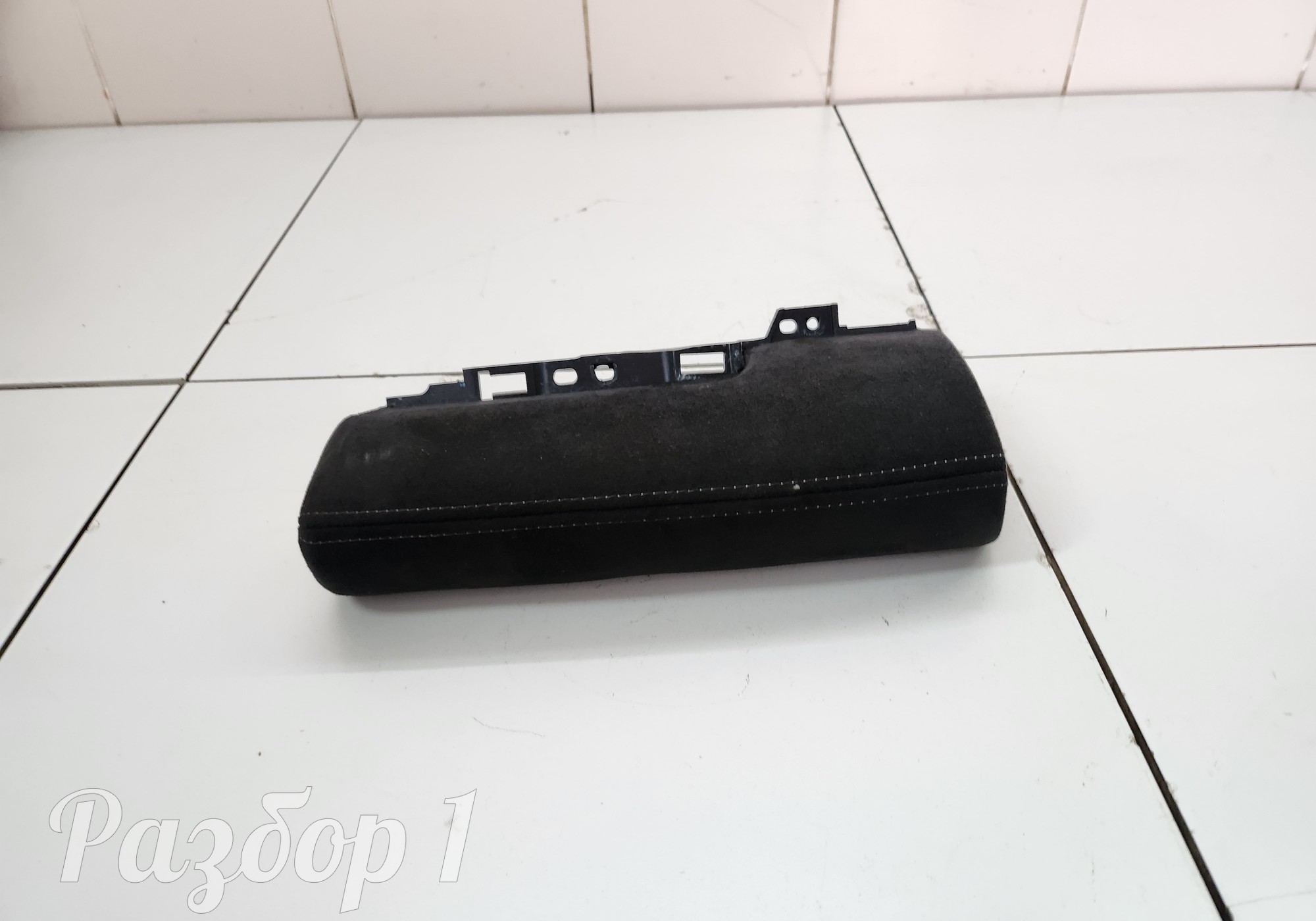 8894315773 Накладка торпеды для Geely Monjaro (с 2021)