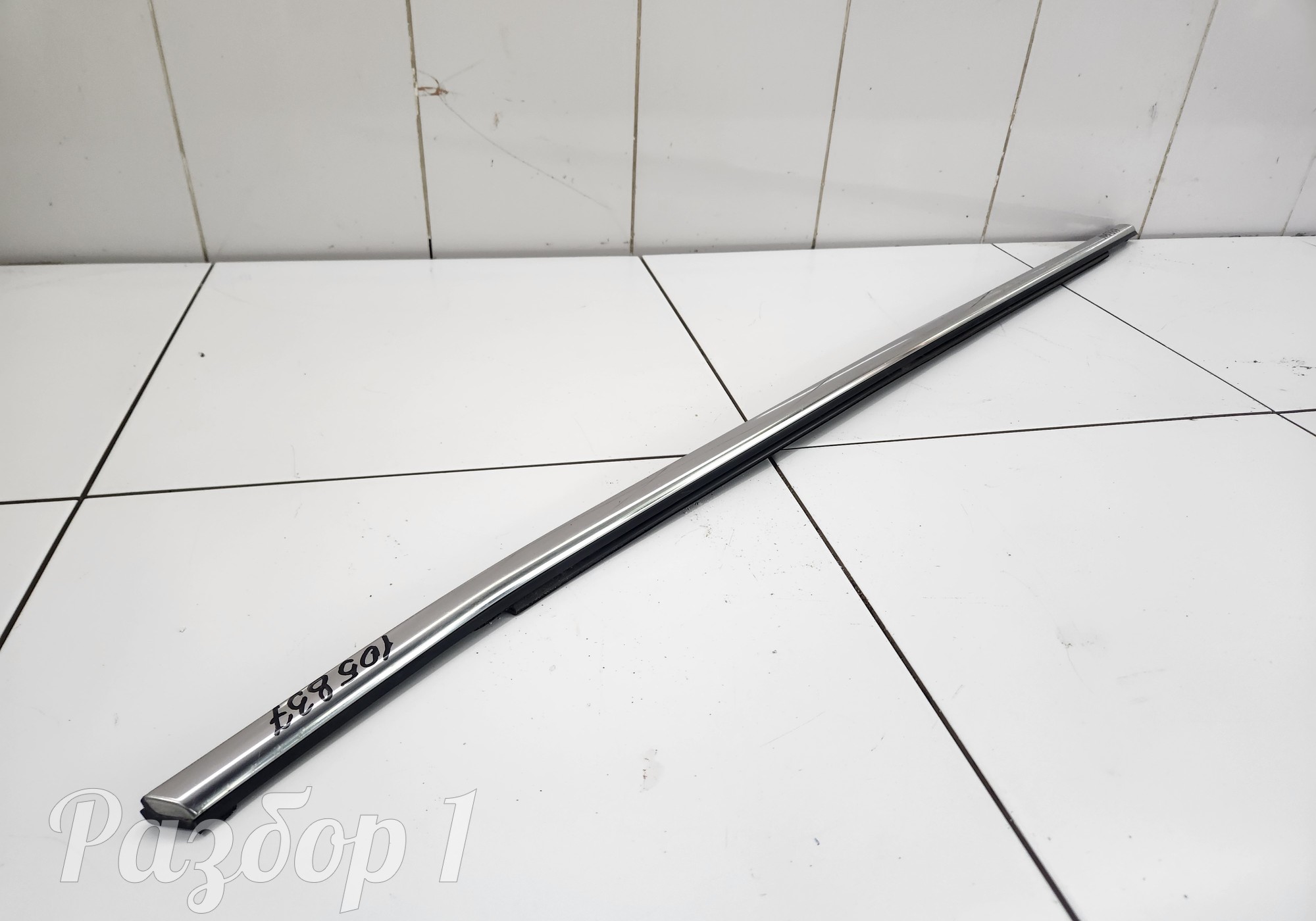 Молдинг стекла передней правой двери для Geely Tugella (с 2019)