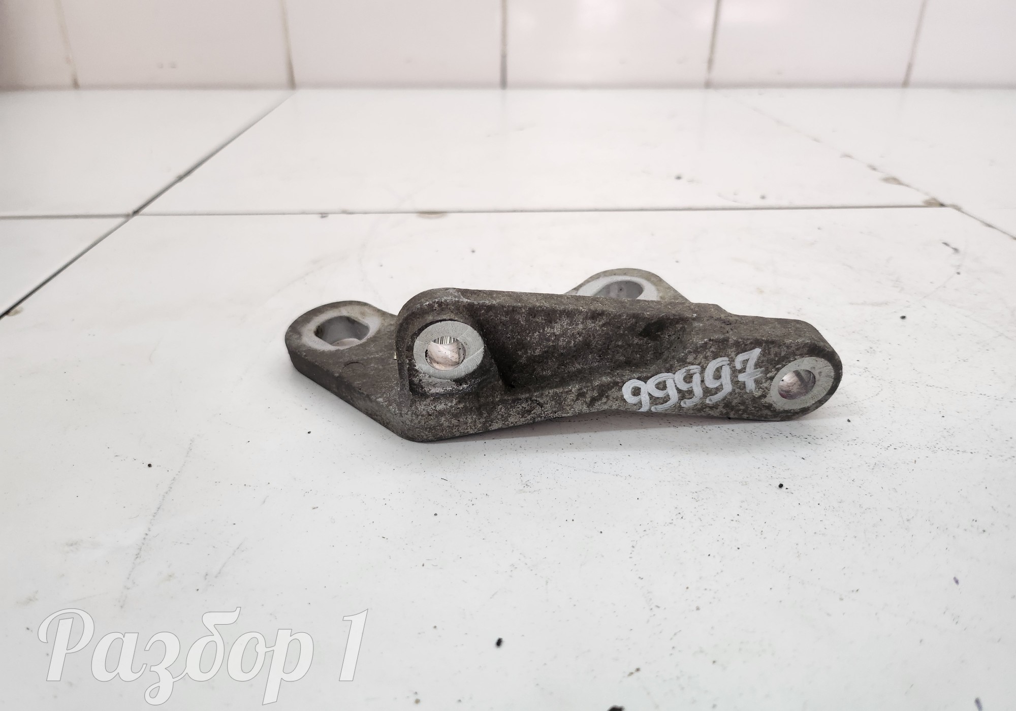6600166165 Кронштейн для Geely Tugella (с 2019)
