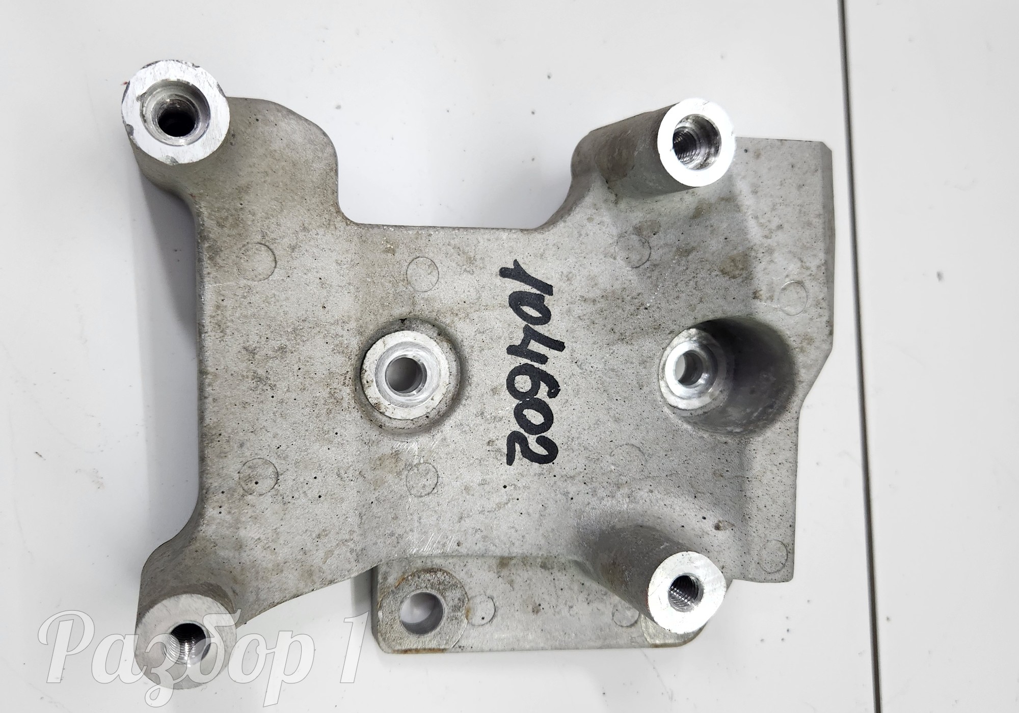 Кронштейн компрессора кондиционера для Jac T9 (с 2023)