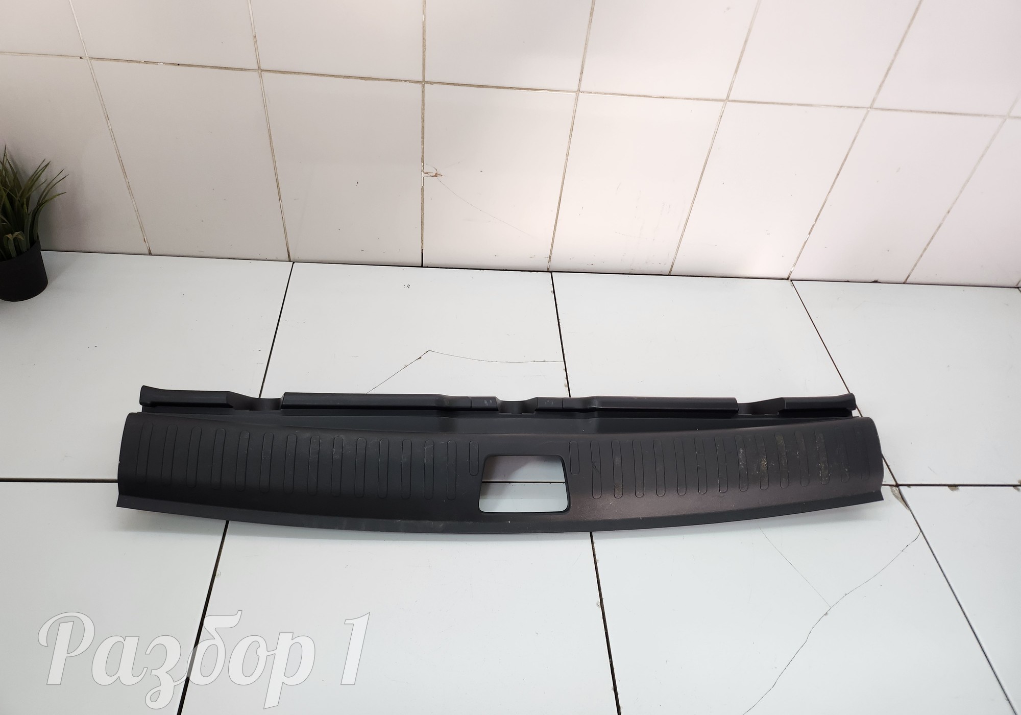 8889194697801 Обшивка багажника для Geely Monjaro (с 2021)