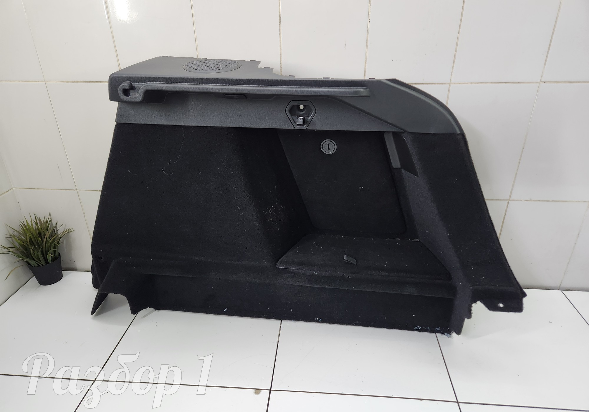 6600099833 Обшивка багажника правая для Geely Tugella (с 2019)