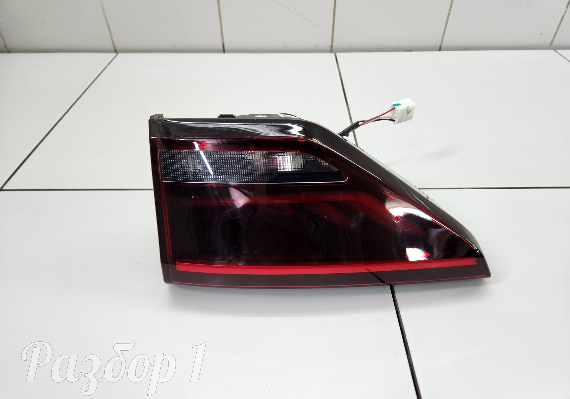 8890852393 Фонарь задний крышки багажника правый для Geely Emgrand (SS11) (с 2021)