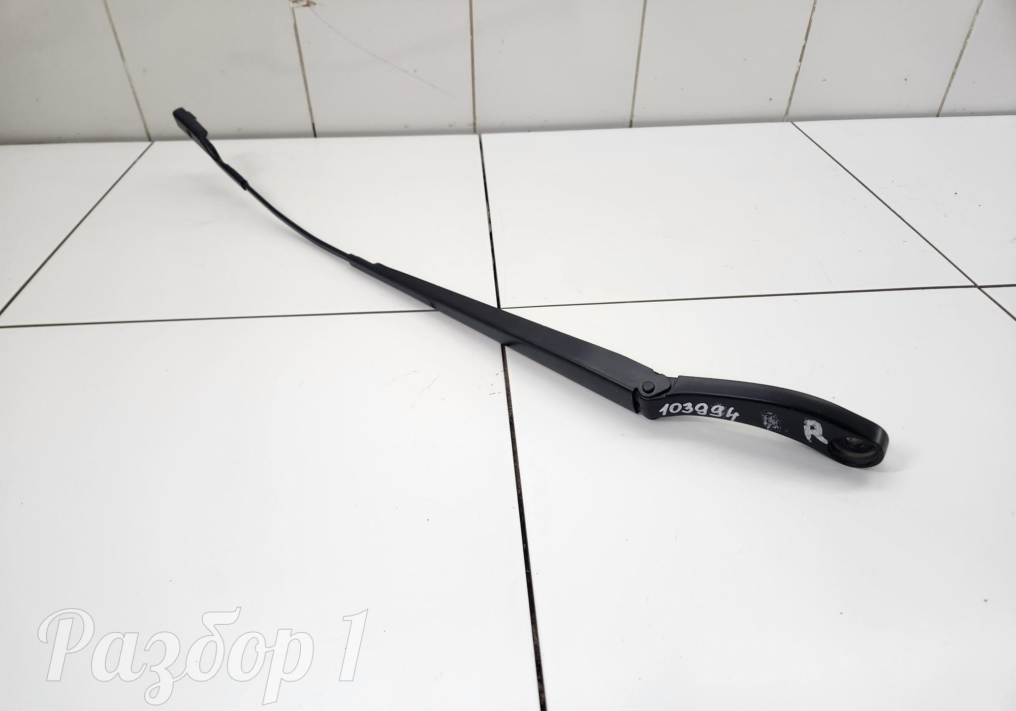 Поводок стеклоочистителя правый для Geely Emgrand (SS11) (с 2021)