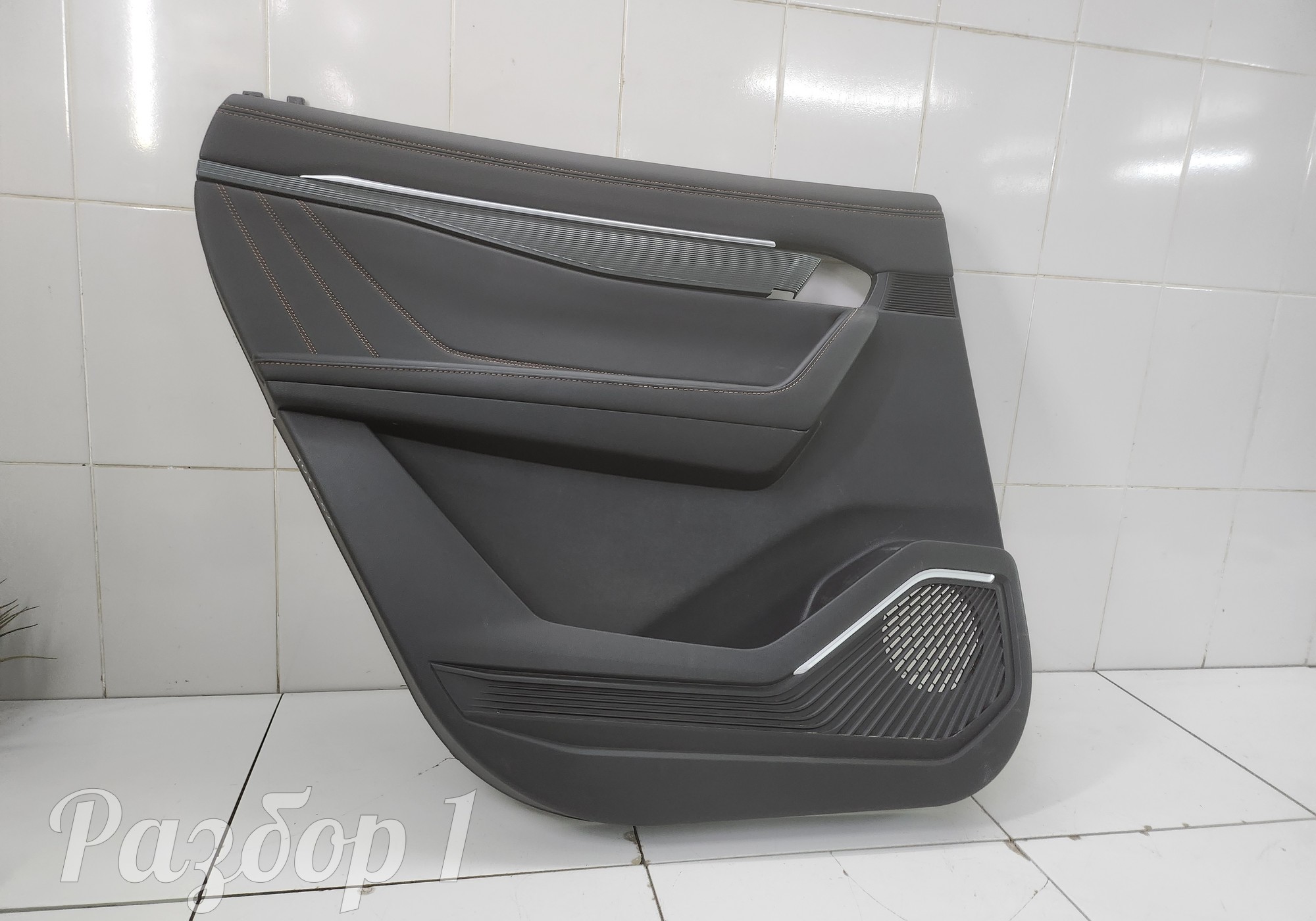 Обшивка двери задняя левая для Geely Okavango (с 2020)