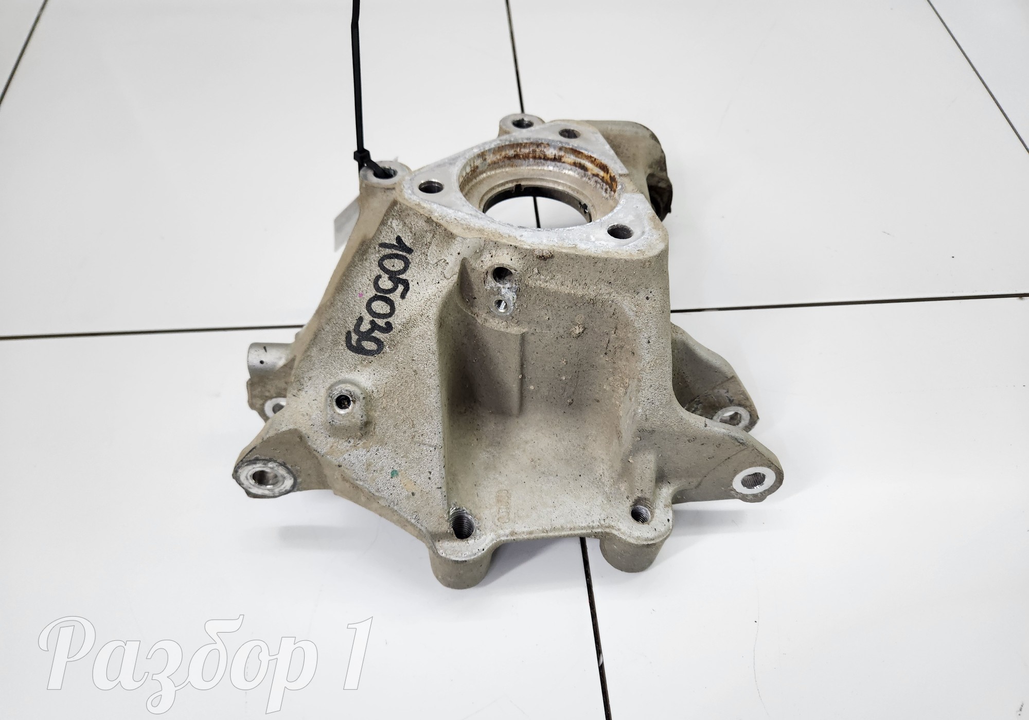 6600012570 Кулак поворотный задний левый для Geely Tugella (с 2019)