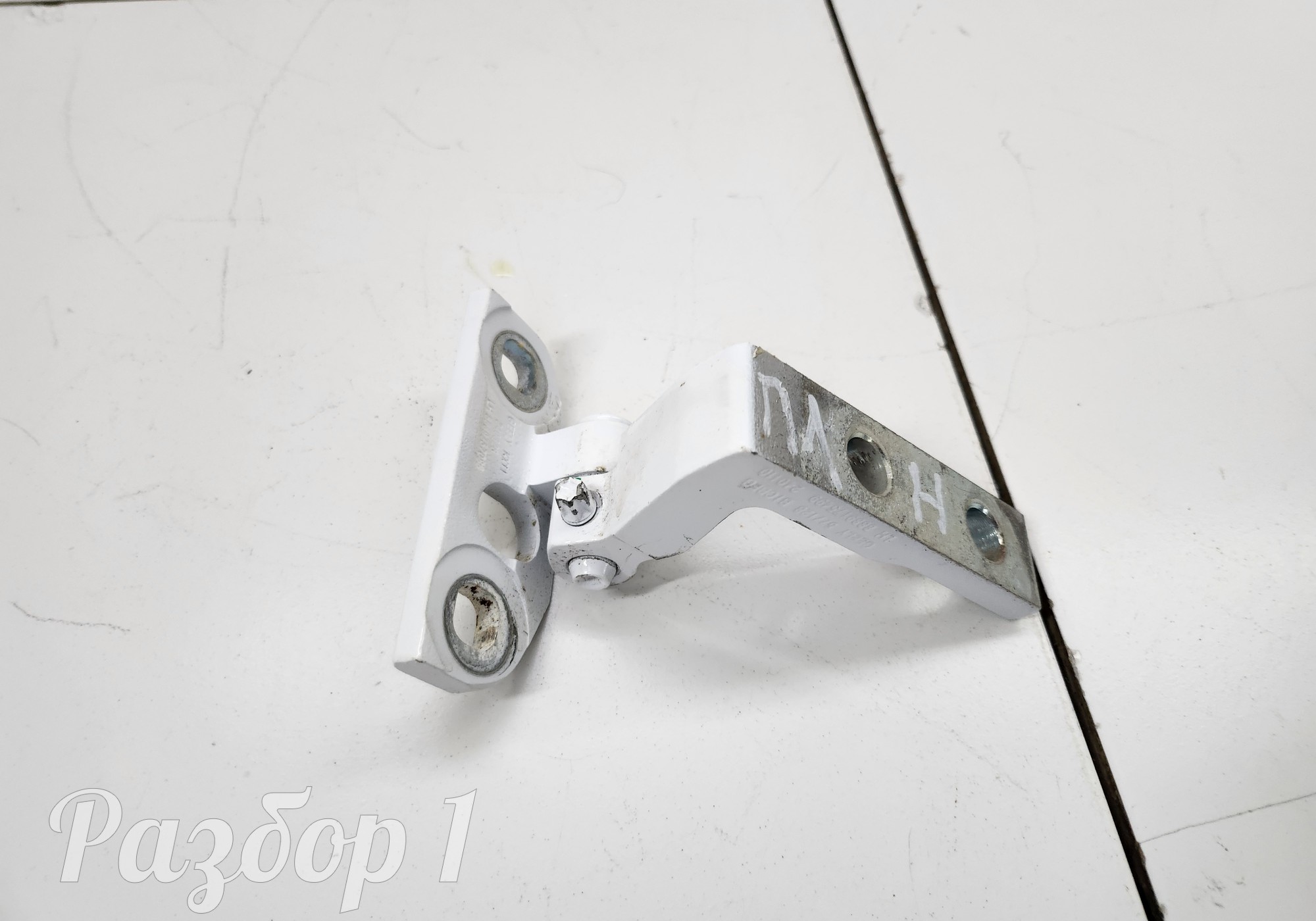 8888757086 Петля двери передняя левая нижняя для Geely Monjaro (с 2021)