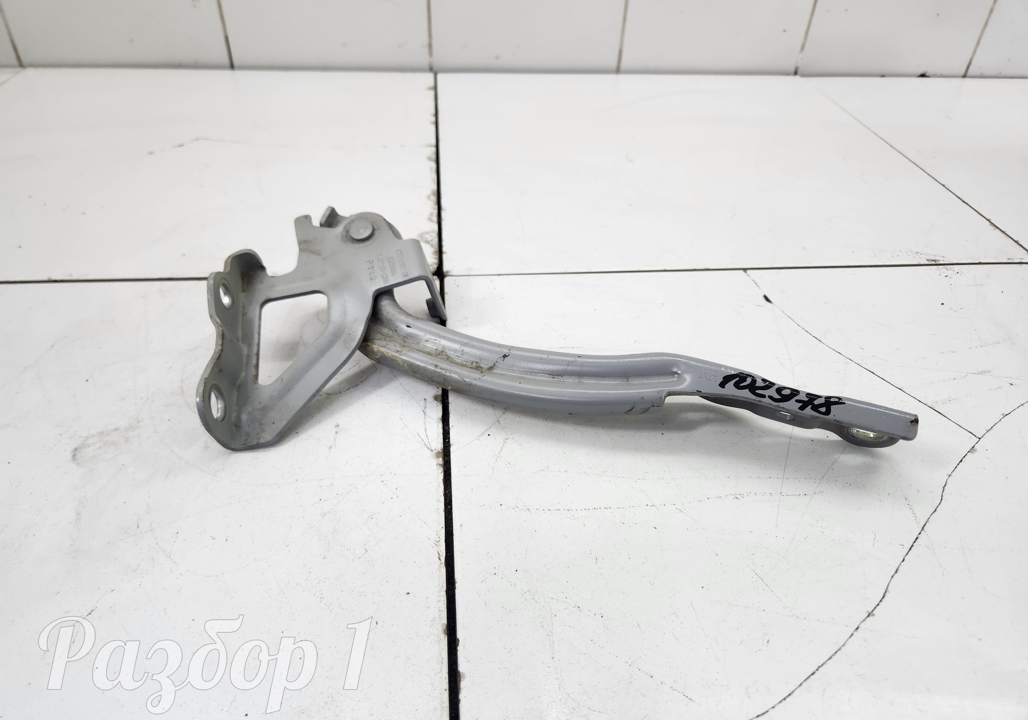 8407120CN01 Петля капота правая для Changan UNI-T (с 2020)