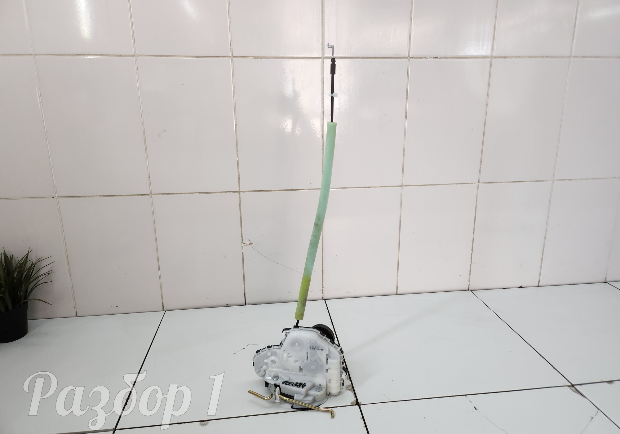 1EA073310A Замок задней левой двери для Faw Bestune T77 (с 2018)