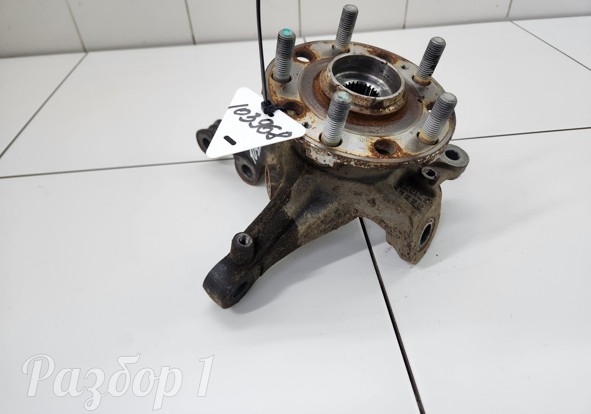 Кулак поворотный передний правый + ступица для Geely Emgrand (SS11) (с 2021)