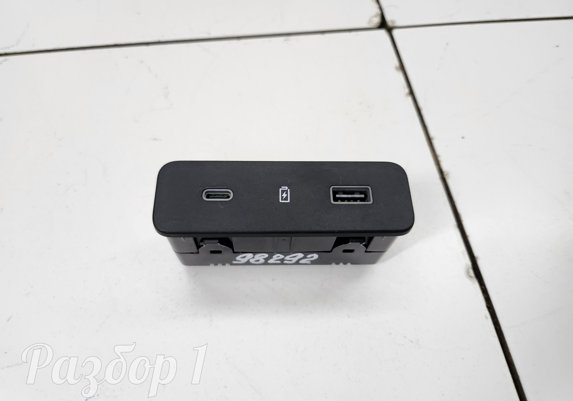 8891243302B01 Разъем usb для Geely Atlas II (с 2023)