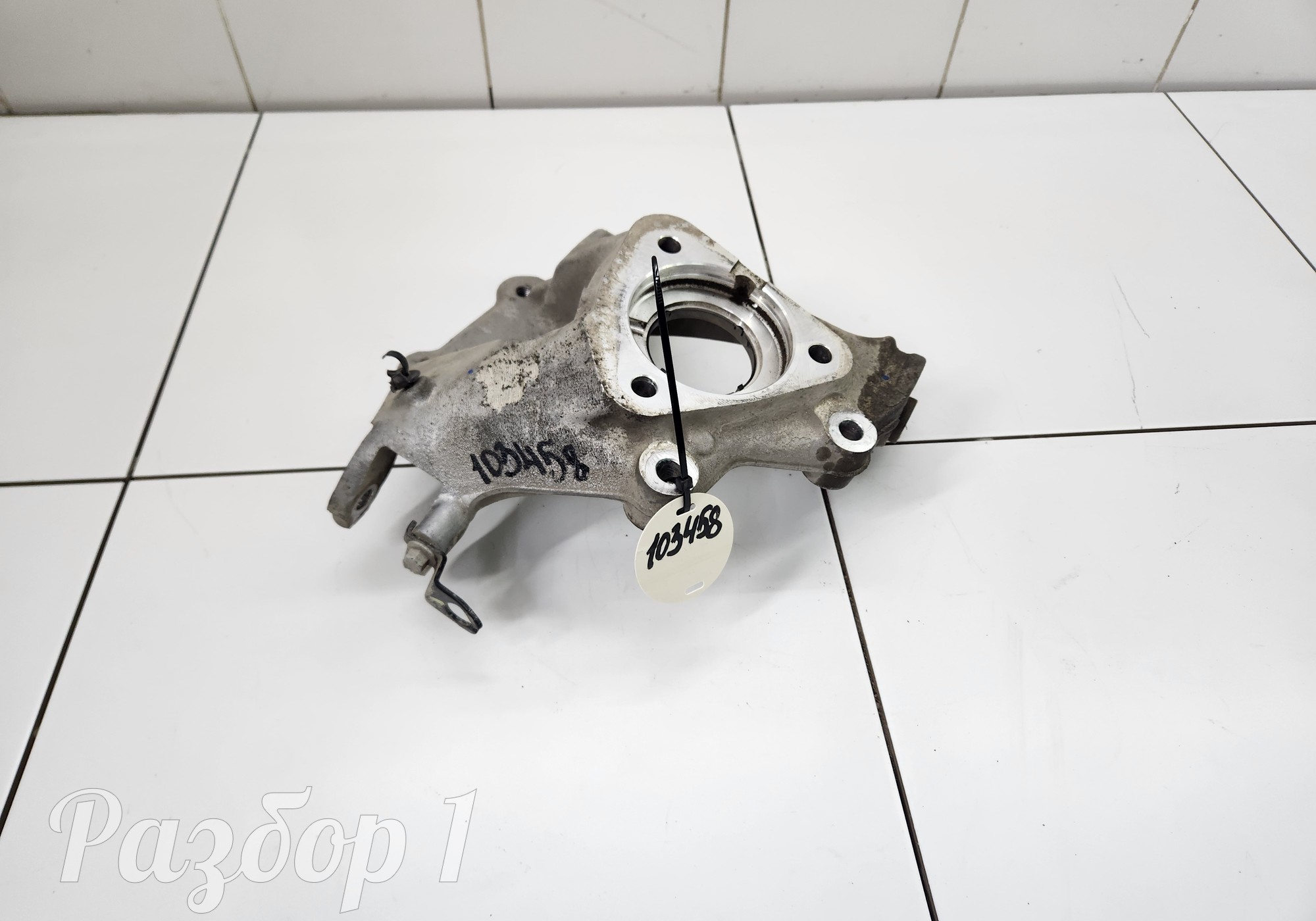 Кулак поворотный задний левый для Geely Tugella (с 2019)