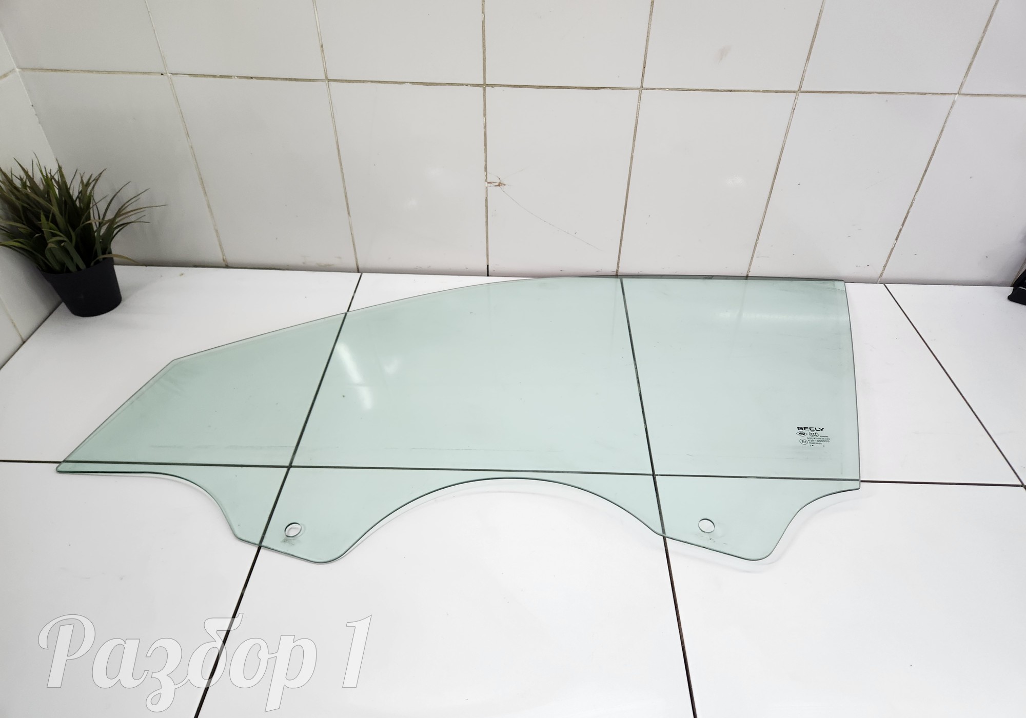 Стекло передней левой двери для Geely Tugella (с 2019)