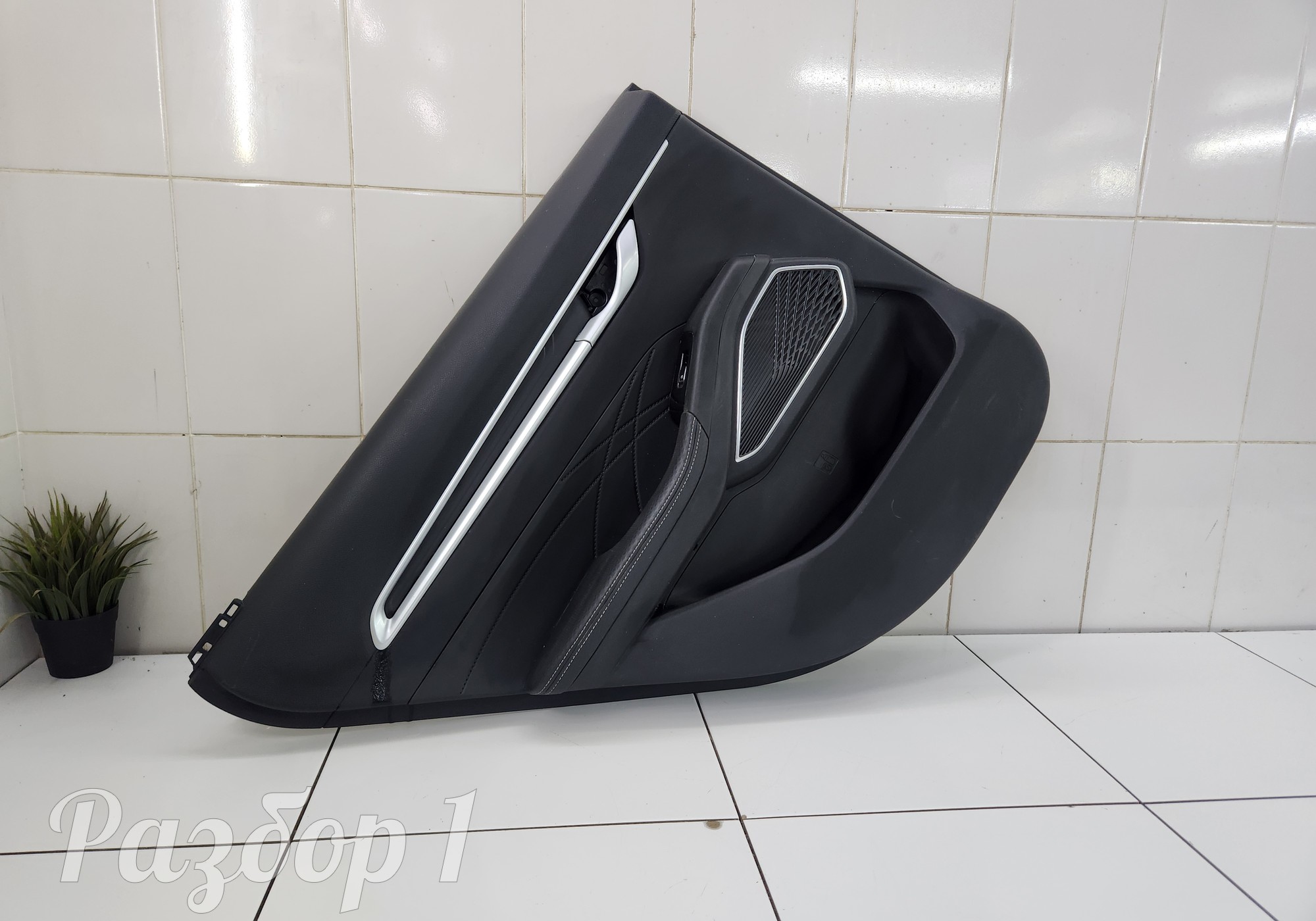 8889839609 Обшивка двери задняя левая для Geely Emgrand II (с 2021)