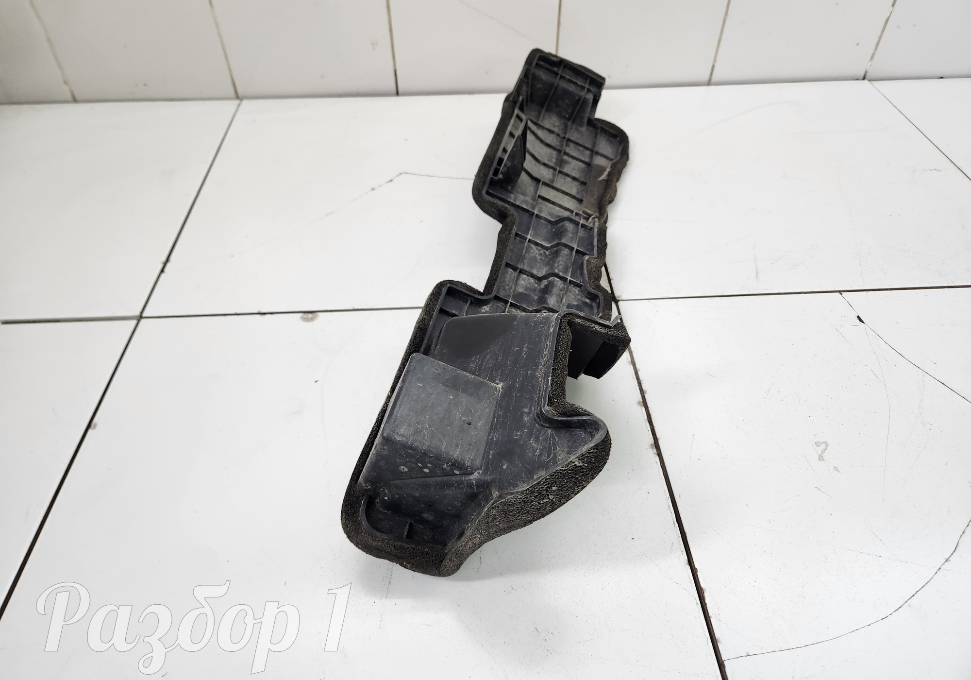 8112140CN01 Дефлектор радиатора (правый) для Changan UNI-T (с 2020)