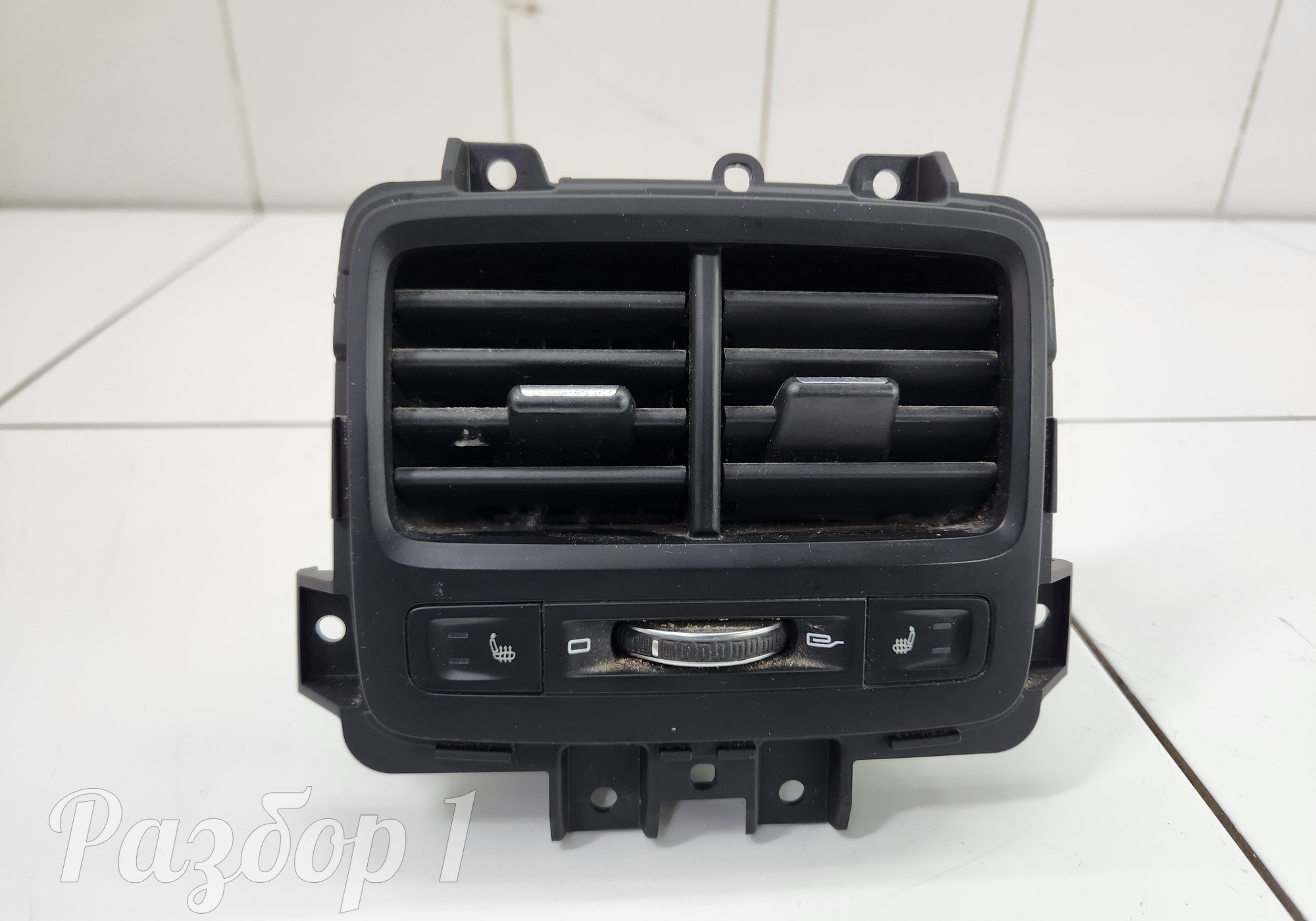 NL3B574297 Дефлектор воздушный центральной консоли для Geely Atlas Pro (с 2021)