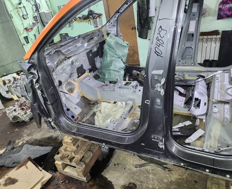 Порог с центральной стойкой левый для Geely Coolray (с 2020)