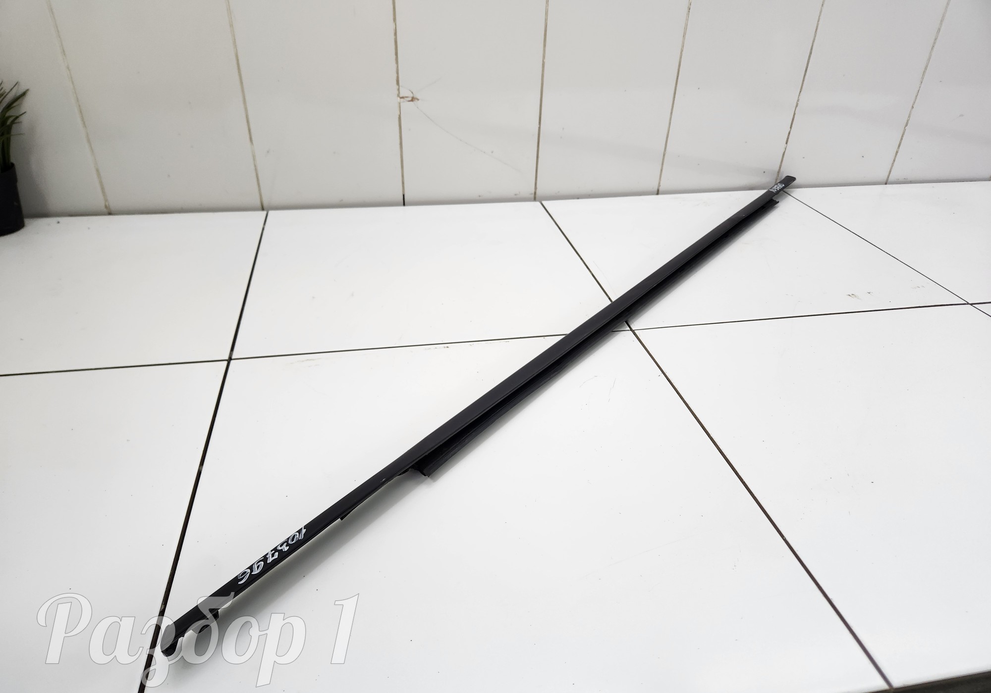 Молдинг стекла передней левой двери для Geely Emgrand (SS11) (с 2021)