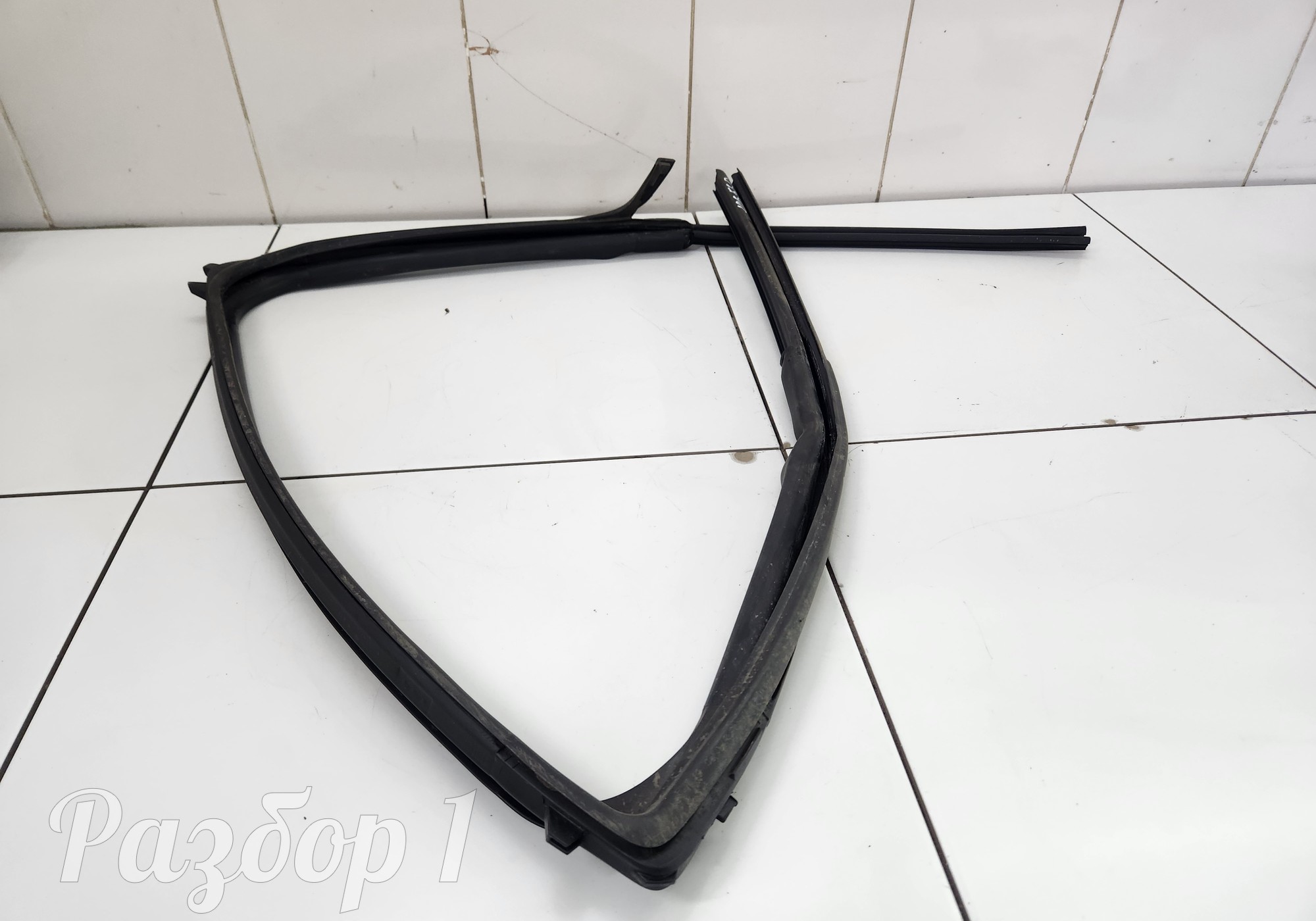 6207102XPW01A Уплотнитель стекла задней левой двери для Great Wall Poer (с 2019)