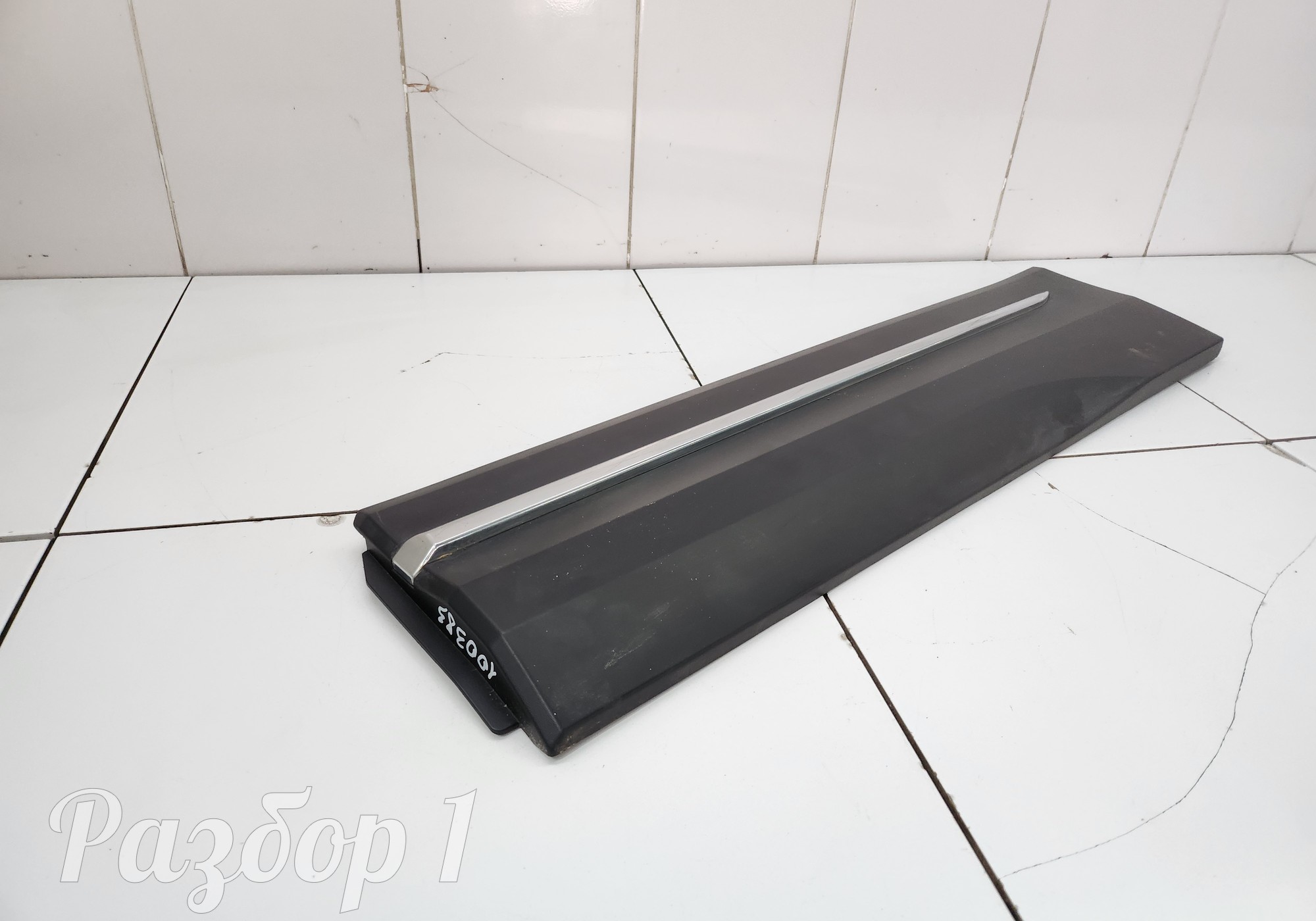 1EA050695 Накладка двери задней левой для Faw Bestune T77 (с 2018)