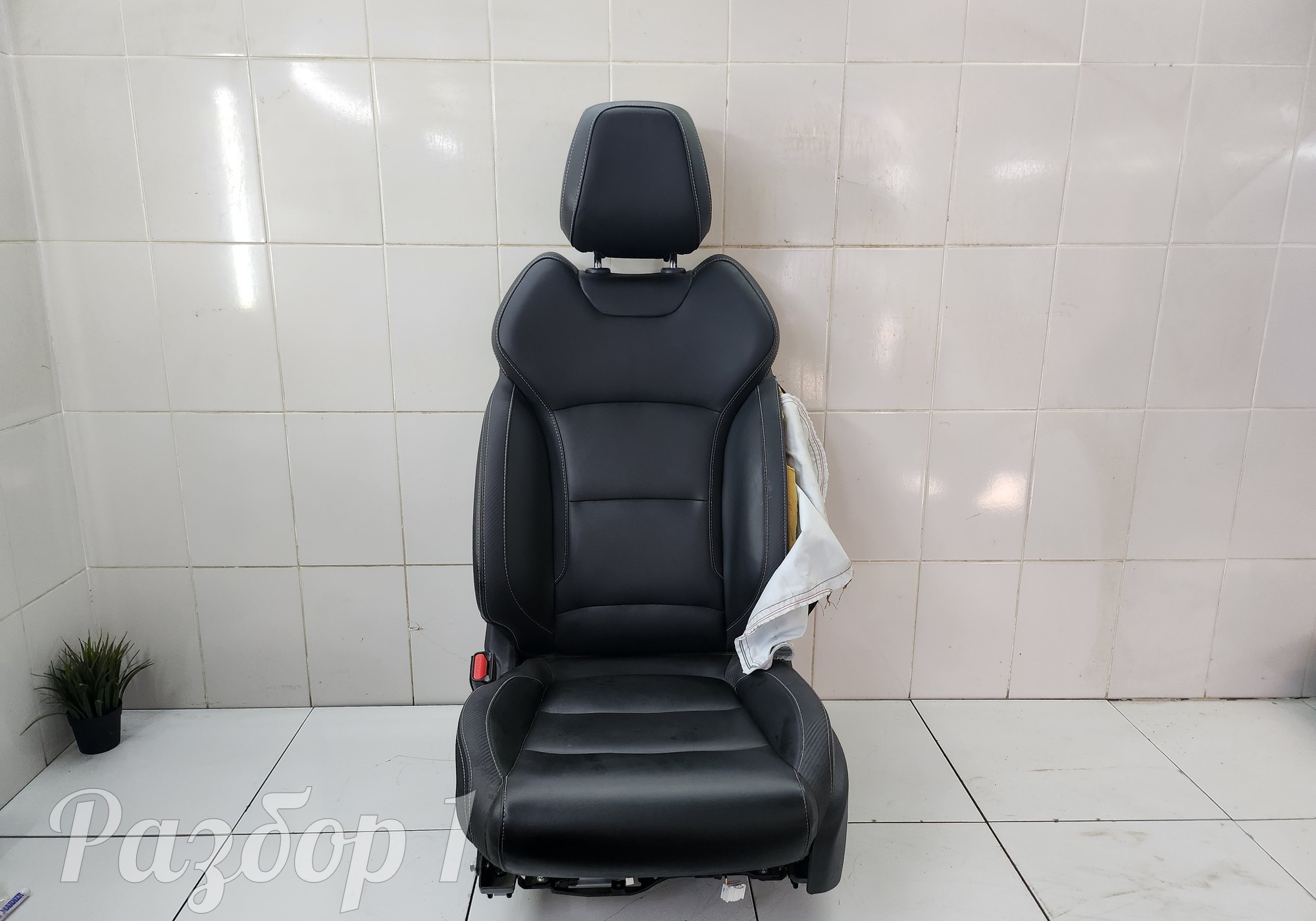 Сиденье переднее левое для Geely Atlas Pro (с 2021)