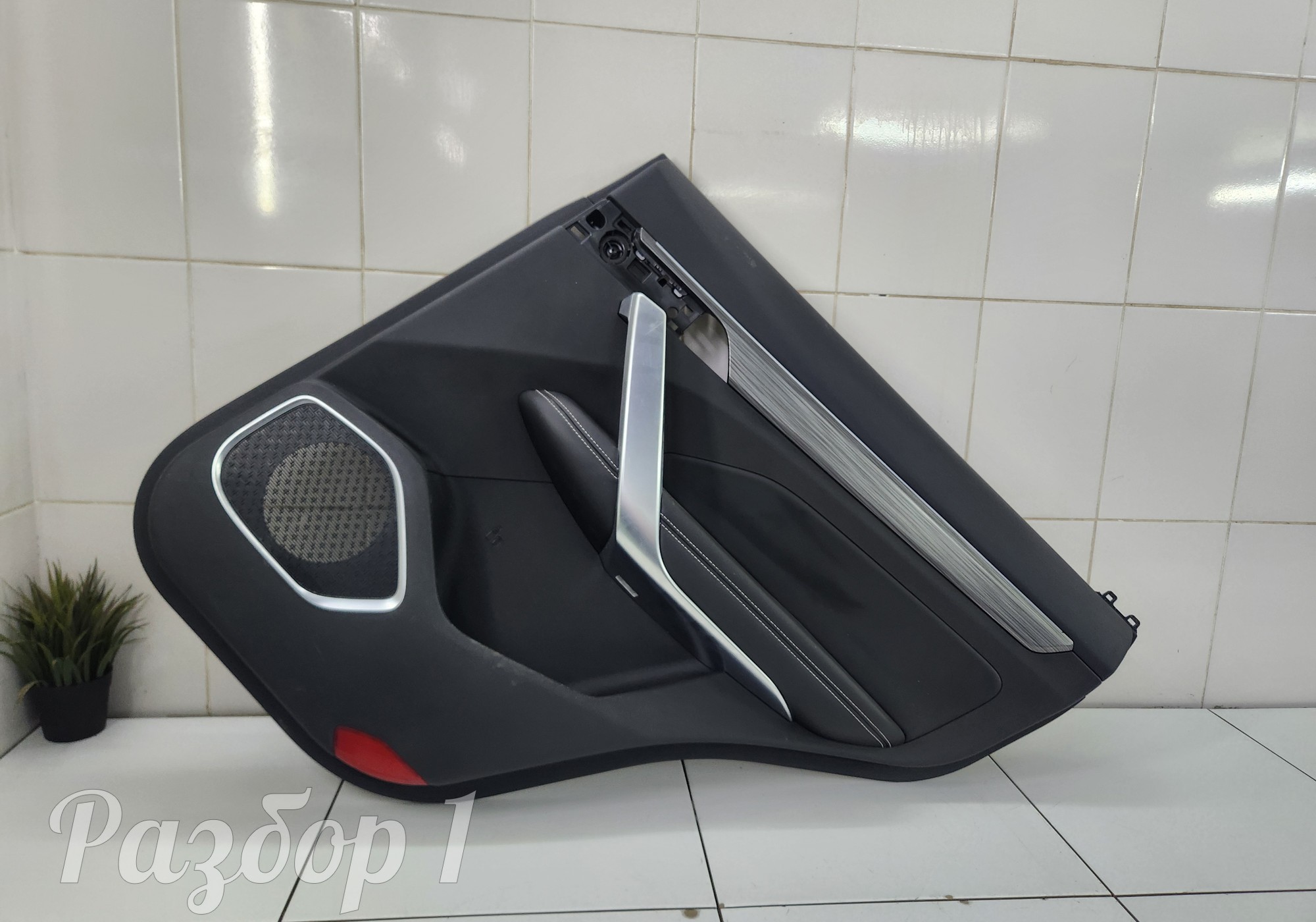 6600013909 Обшивка двери задняя правая для Geely Atlas Pro (с 2021)