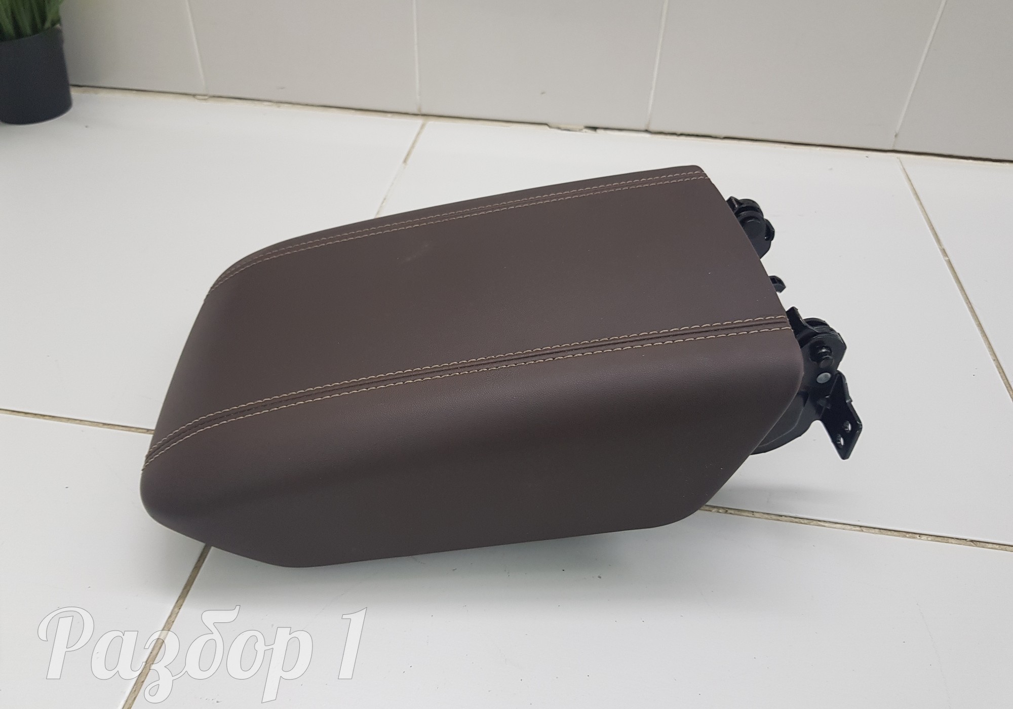 T1D53060009 Подлокотник для Chery Tiggo 8 Pro (с 2021)