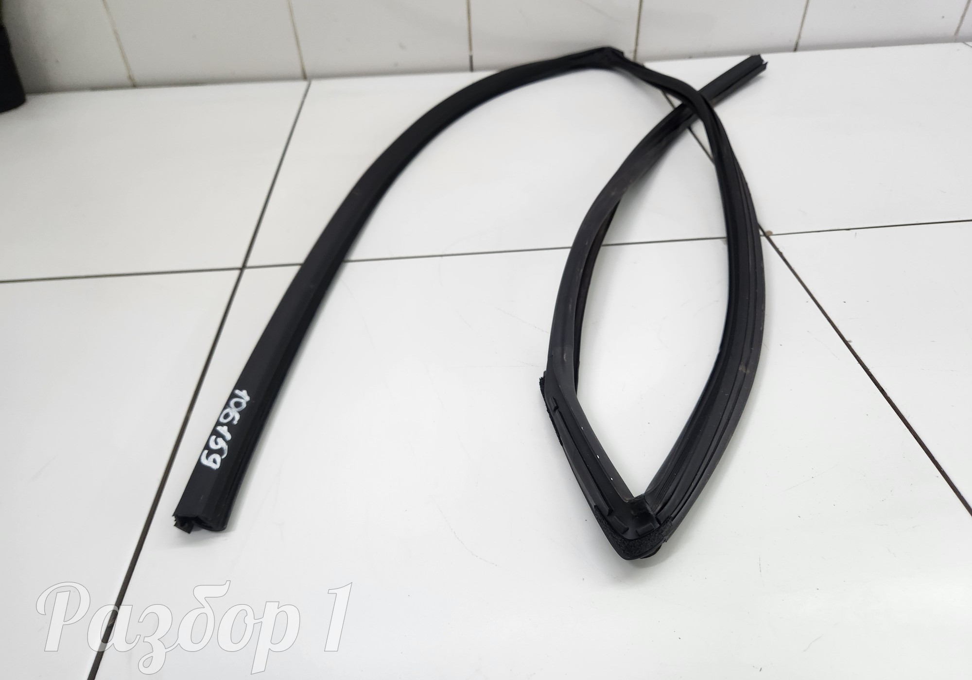 Уплотнитель стекла задней правой двери для Geely Atlas Pro (с 2021)