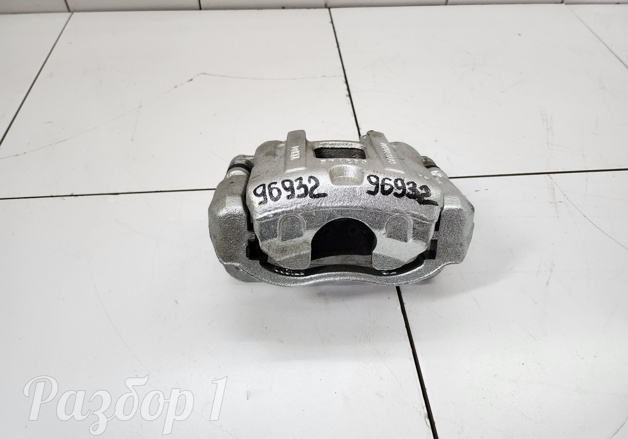 6600058062 Суппорт передний левый для Geely Atlas Pro (с 2021)