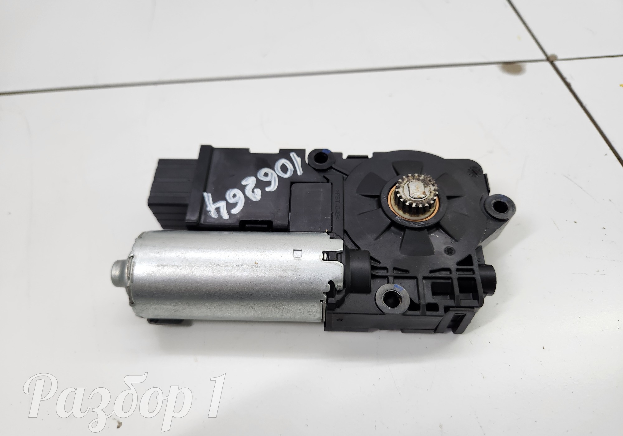 MB034B012300 Моторчик люка для Geely Atlas Pro (с 2021)