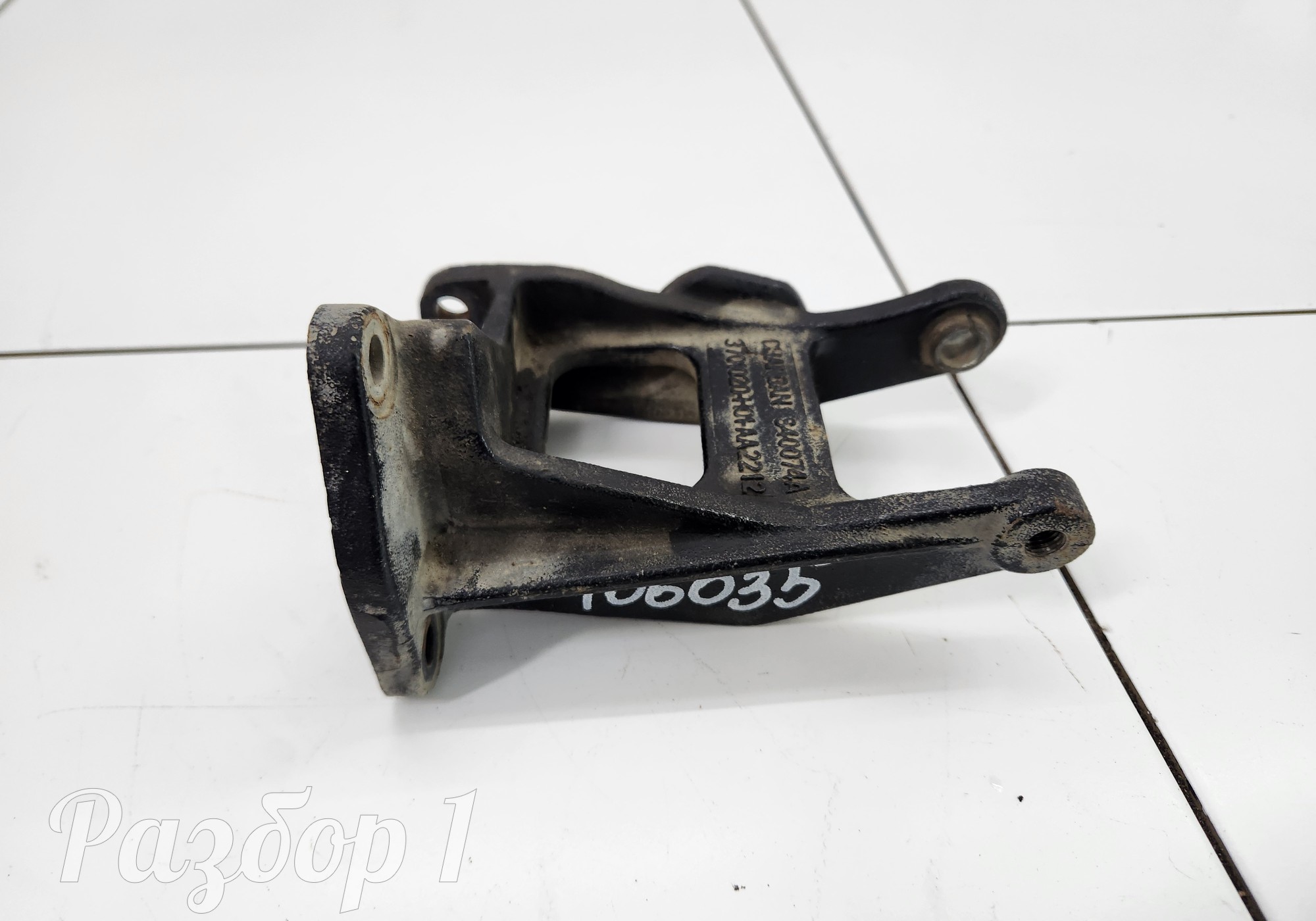 3701020H01AA Кронштейн для Changan Alsvin (с 2018)