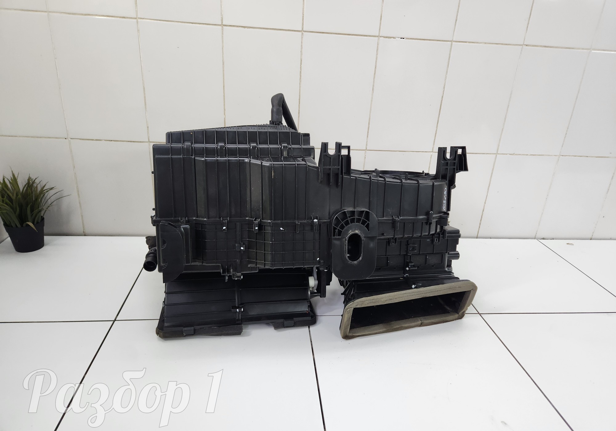 8893509654 Отопитель корпус для Geely Emgrand (SS11) (с 2021)