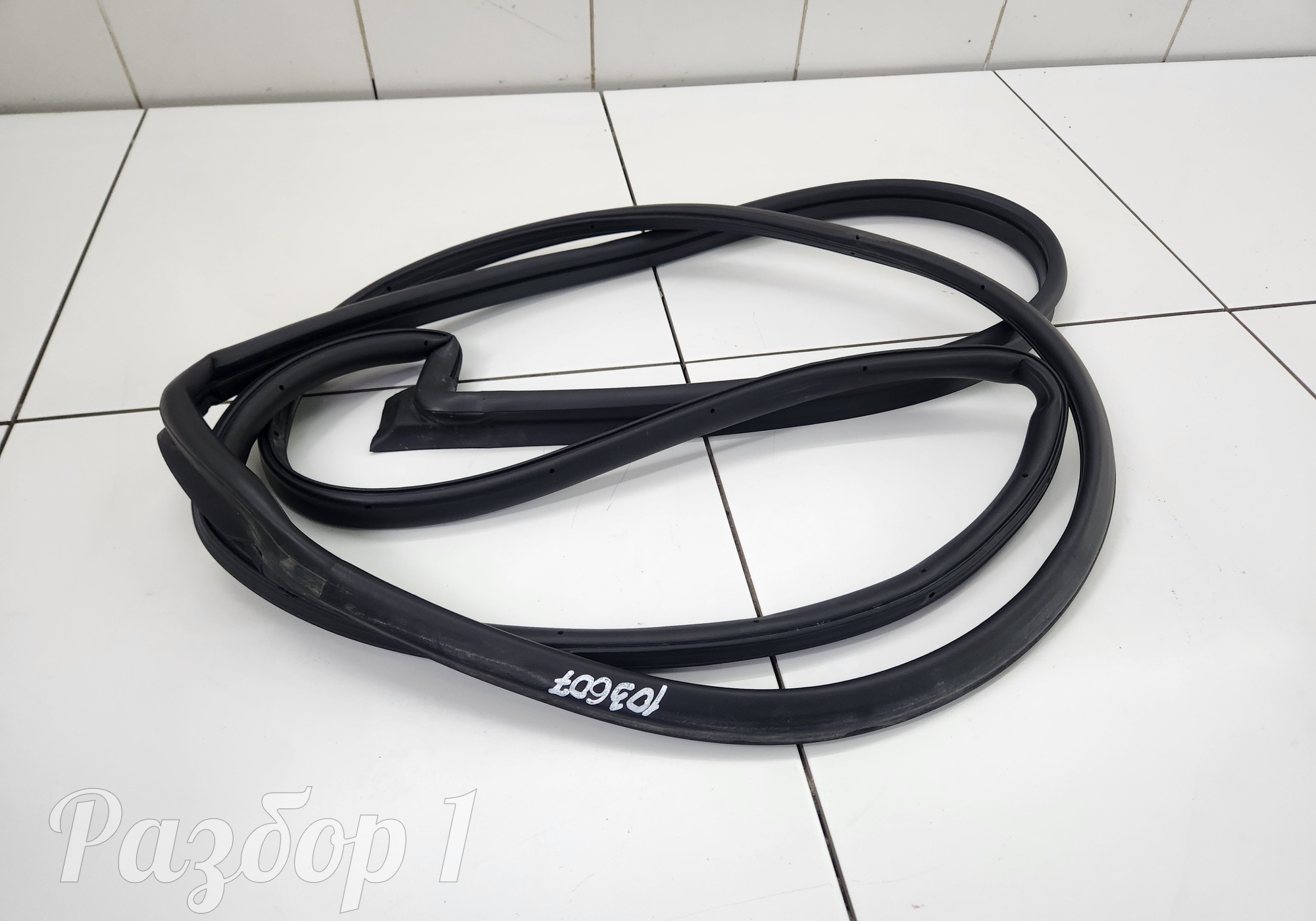 Уплотнитель двери передней правой для Haval M6 II (с 2021)