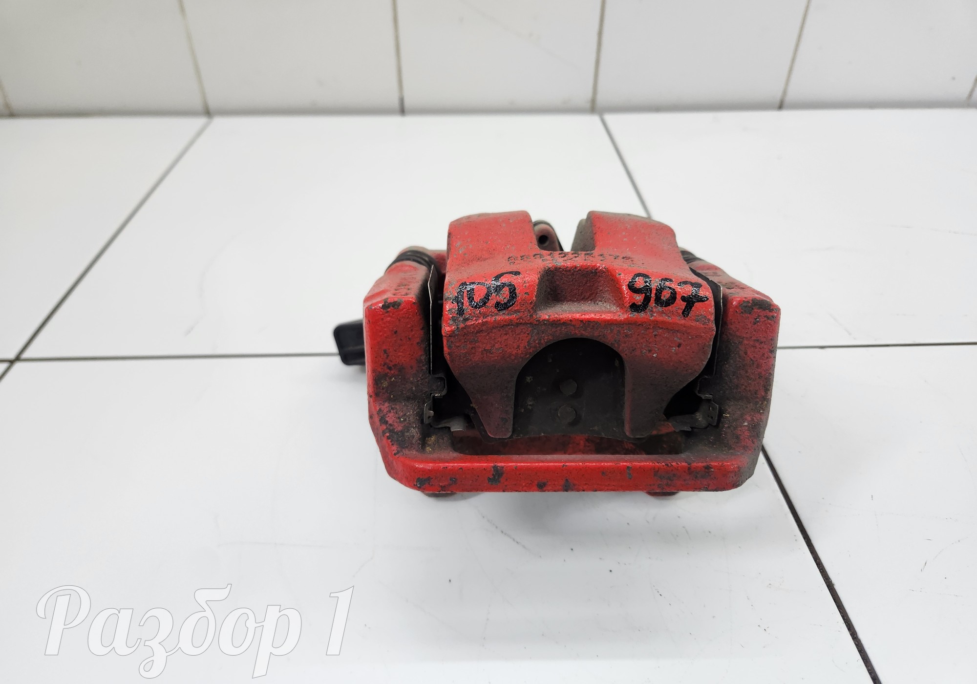 8891225176 Суппорт задний (левый) для Geely Tugella (с 2019)