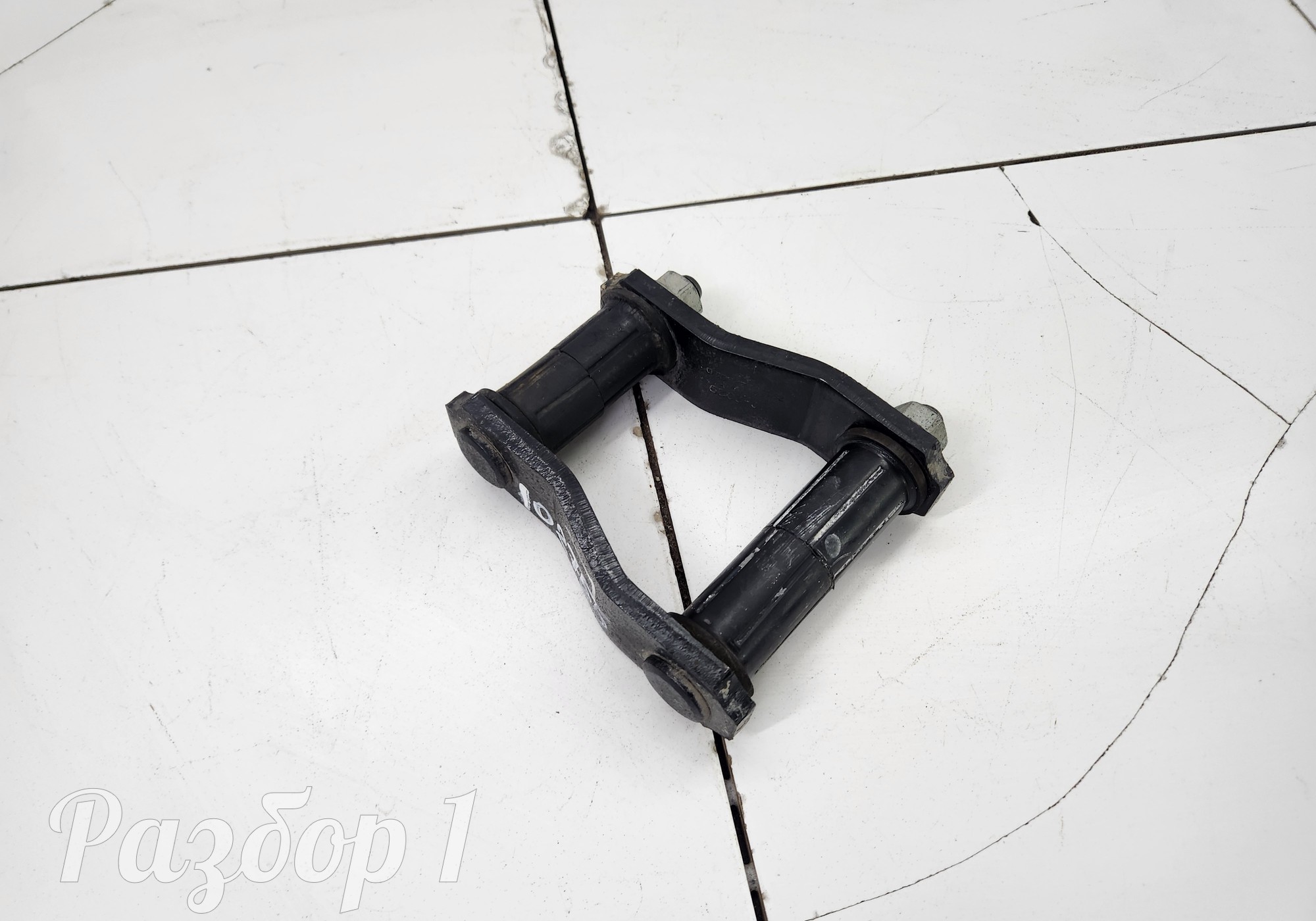 2911090P3010 Кронштейн правой рессоры для Jac T9 (с 2023)