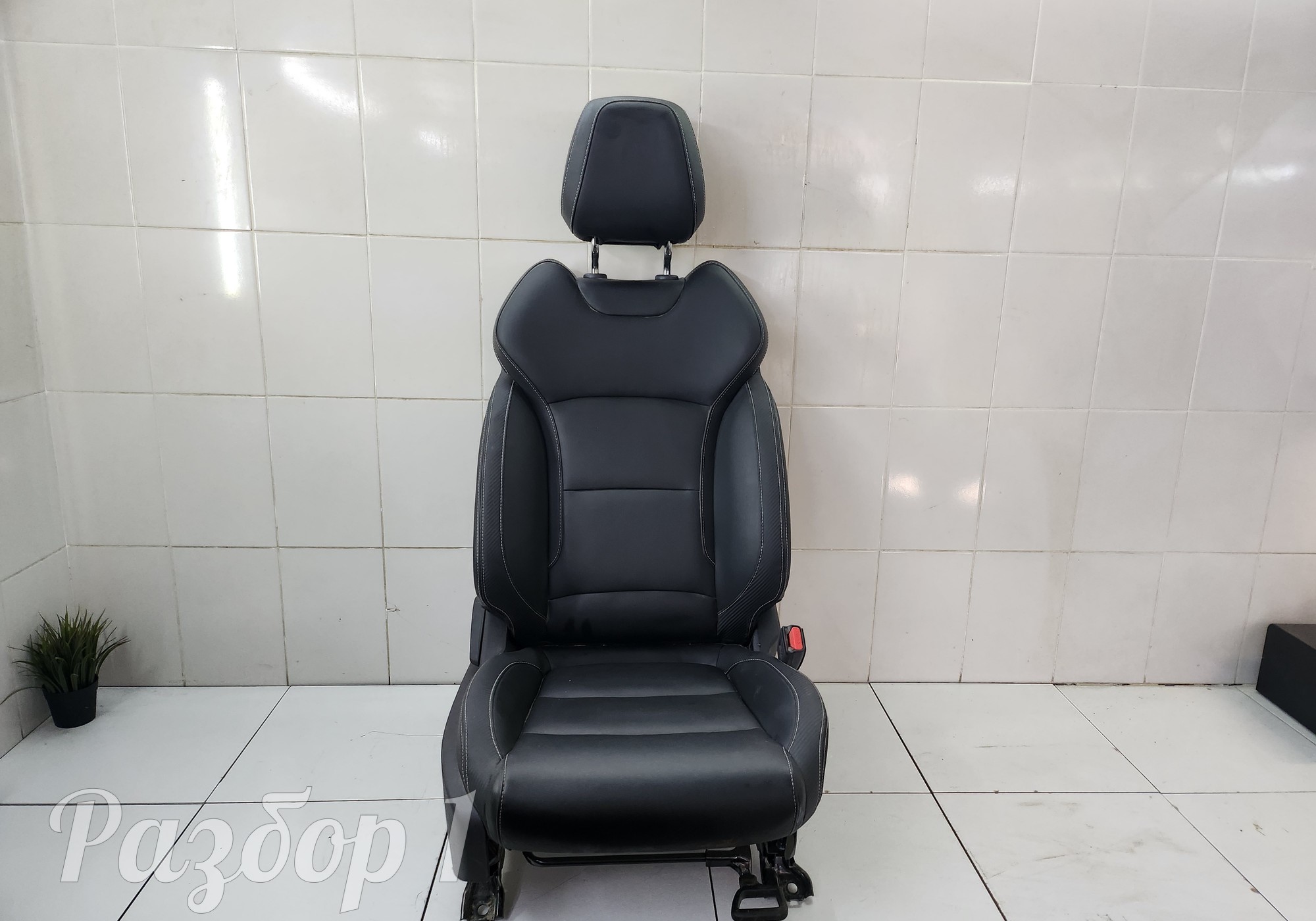 Сиденье переднее правое для Geely Atlas Pro (с 2021)