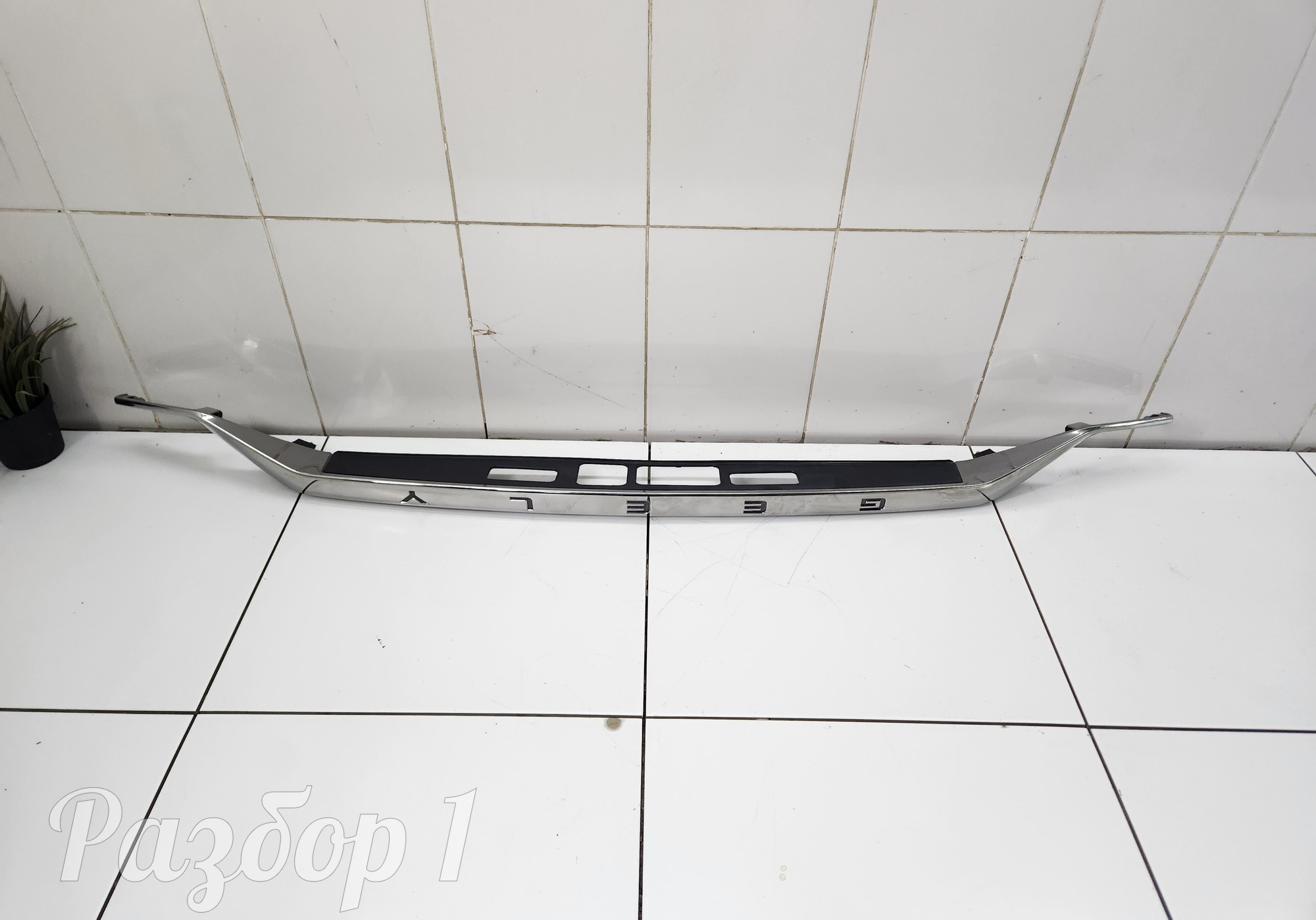 6600002362 Накладка крышки багажника для Geely Tugella (с 2019)