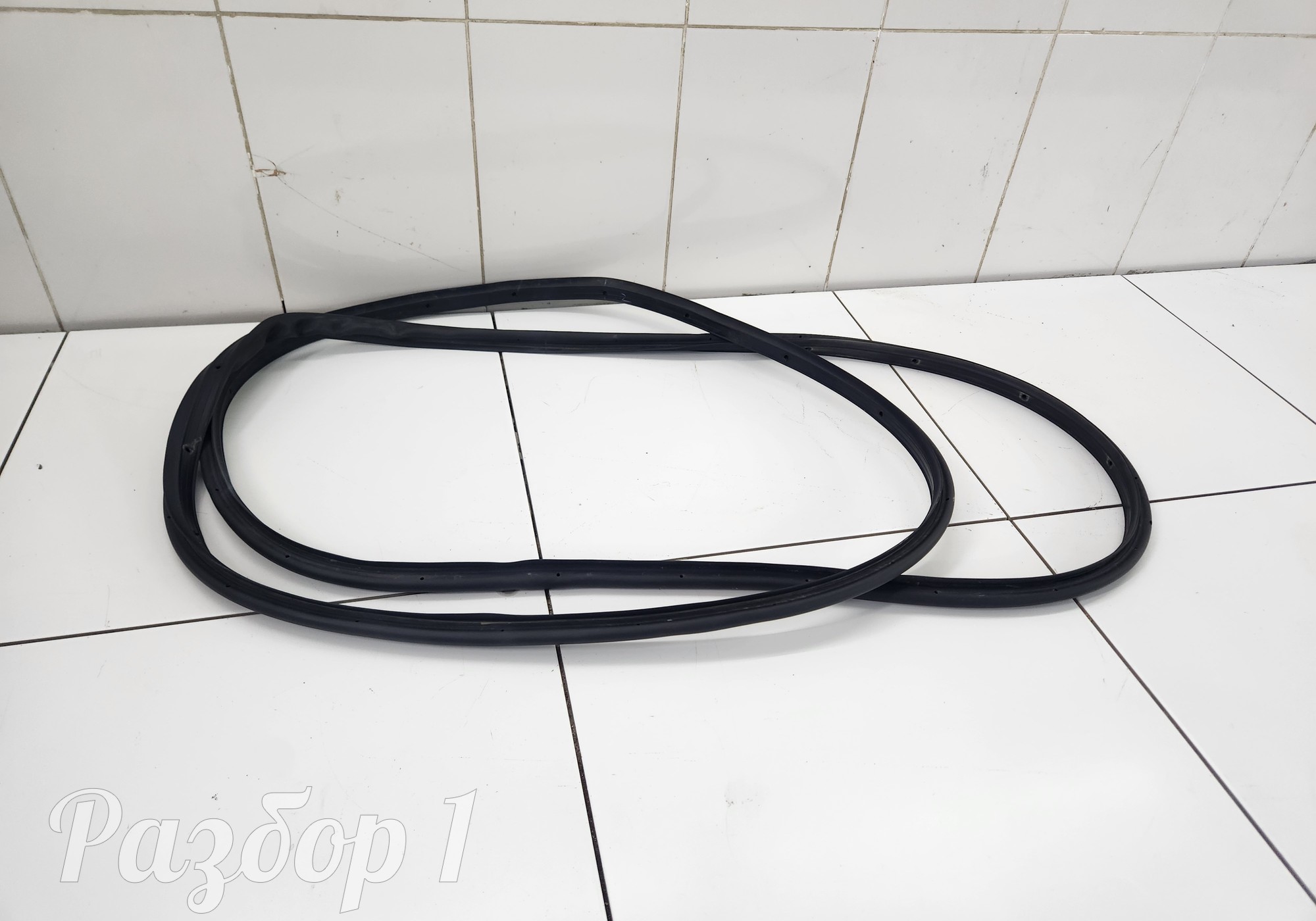 Уплотнитель передней правой двери для Geely Tugella (с 2019)