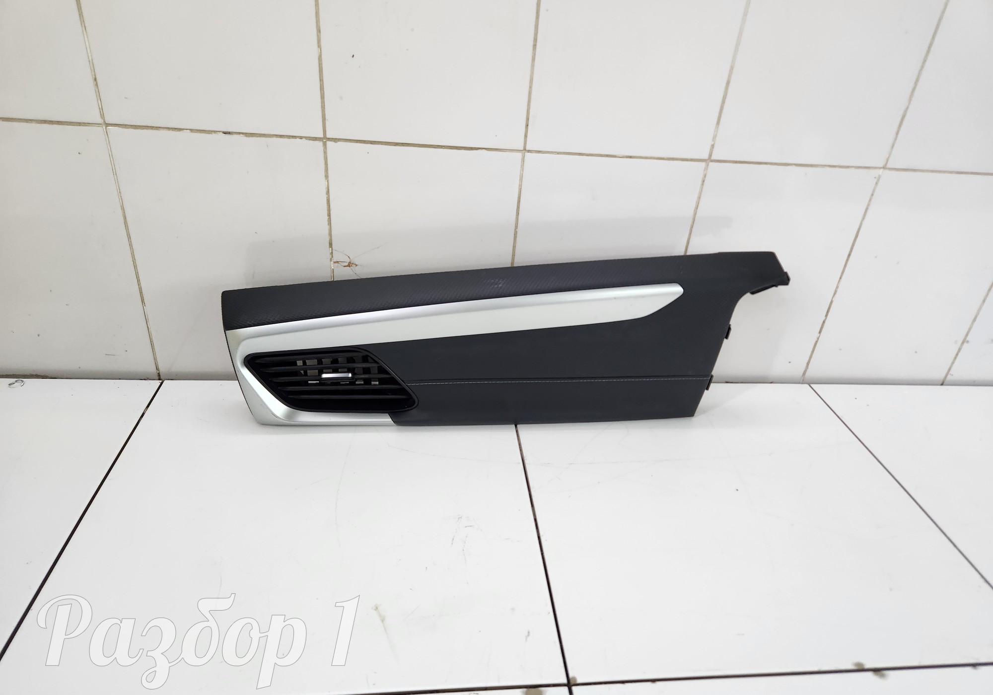 5306116XPW13A8P Накладка торпеды + дефлектор для Great Wall Poer (с 2019)