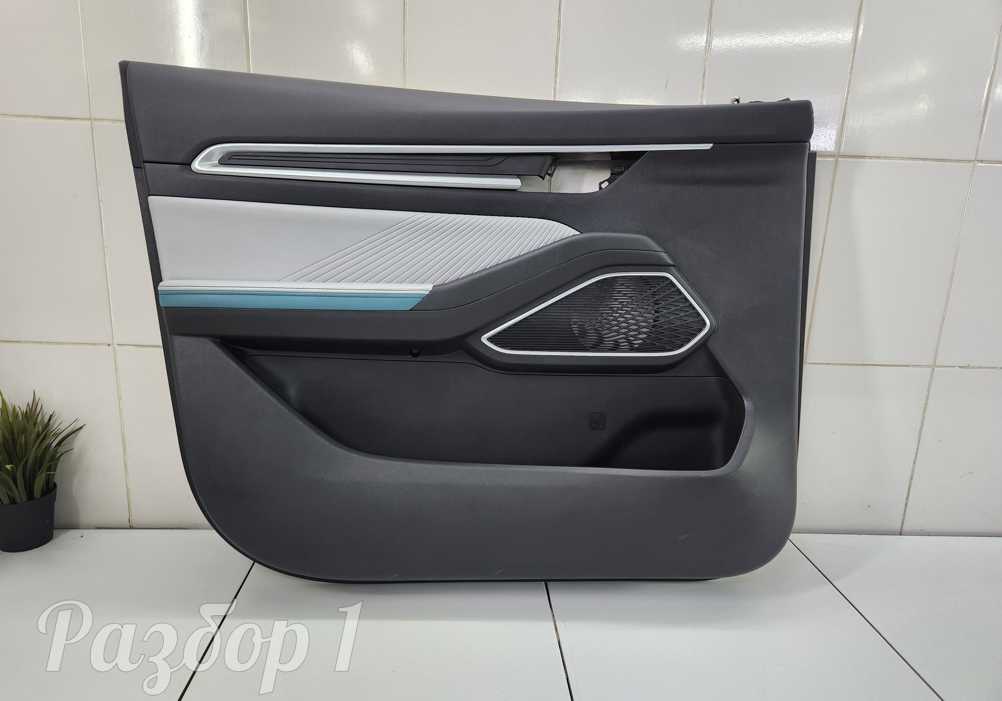 8889769689 Обшивка двери передняя левая для Geely Emgrand (SS11) (с 2021)