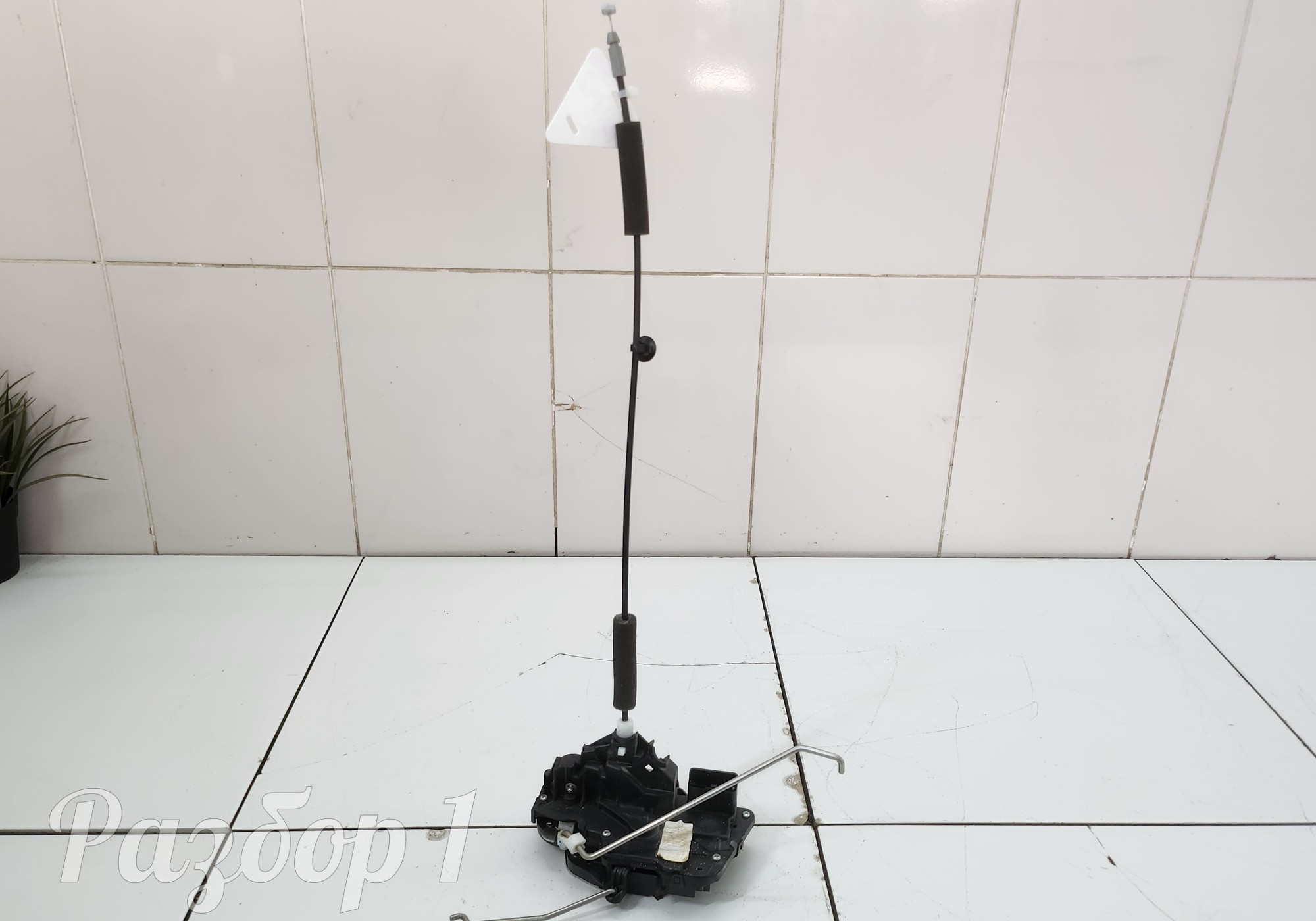 5077009900 Замок передней левой двери для Geely Emgrand (SS11) (с 2021)