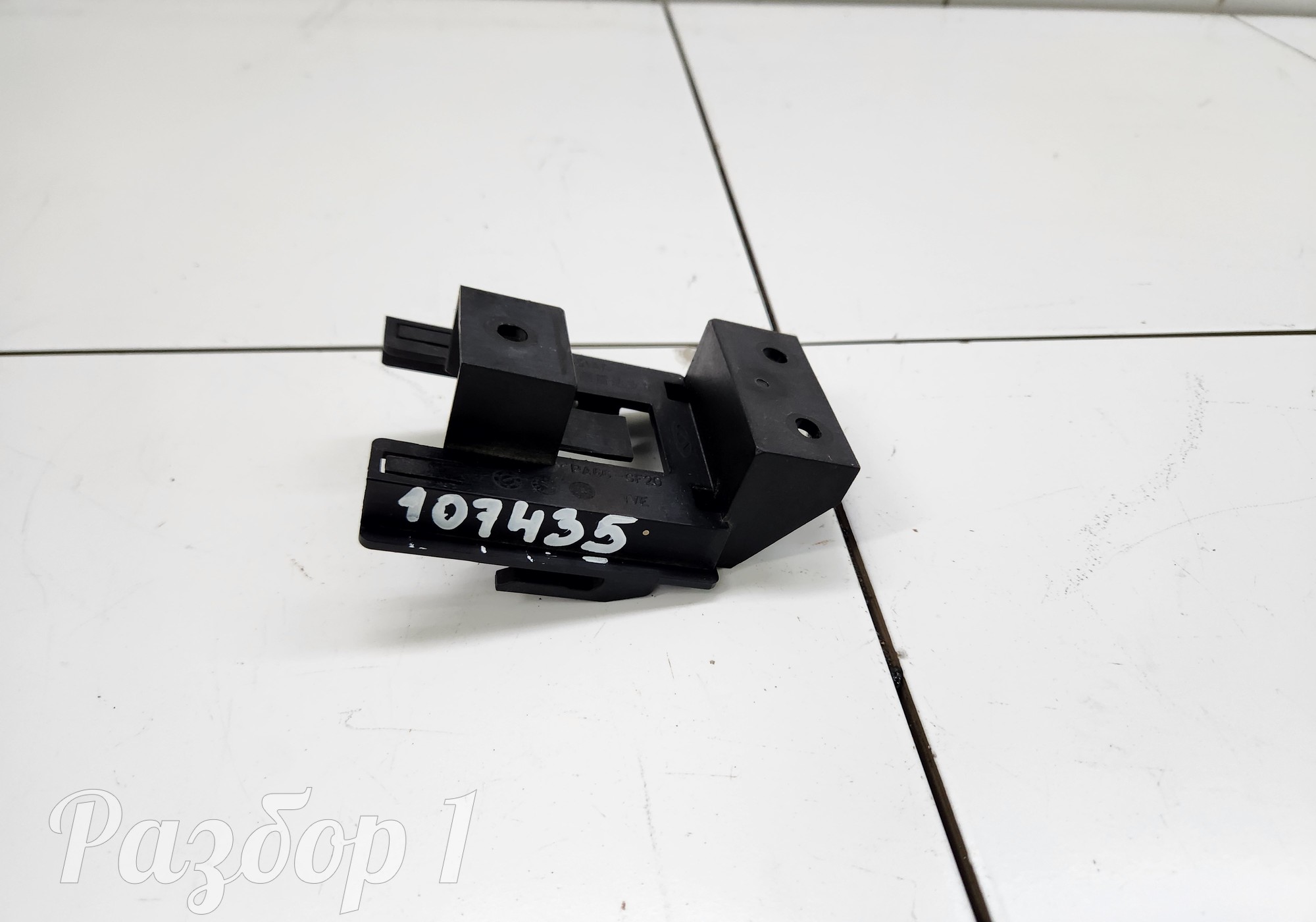 704000451AA Кронштейн датчика слепых зон левый для Jaecoo J8 (с 2024)