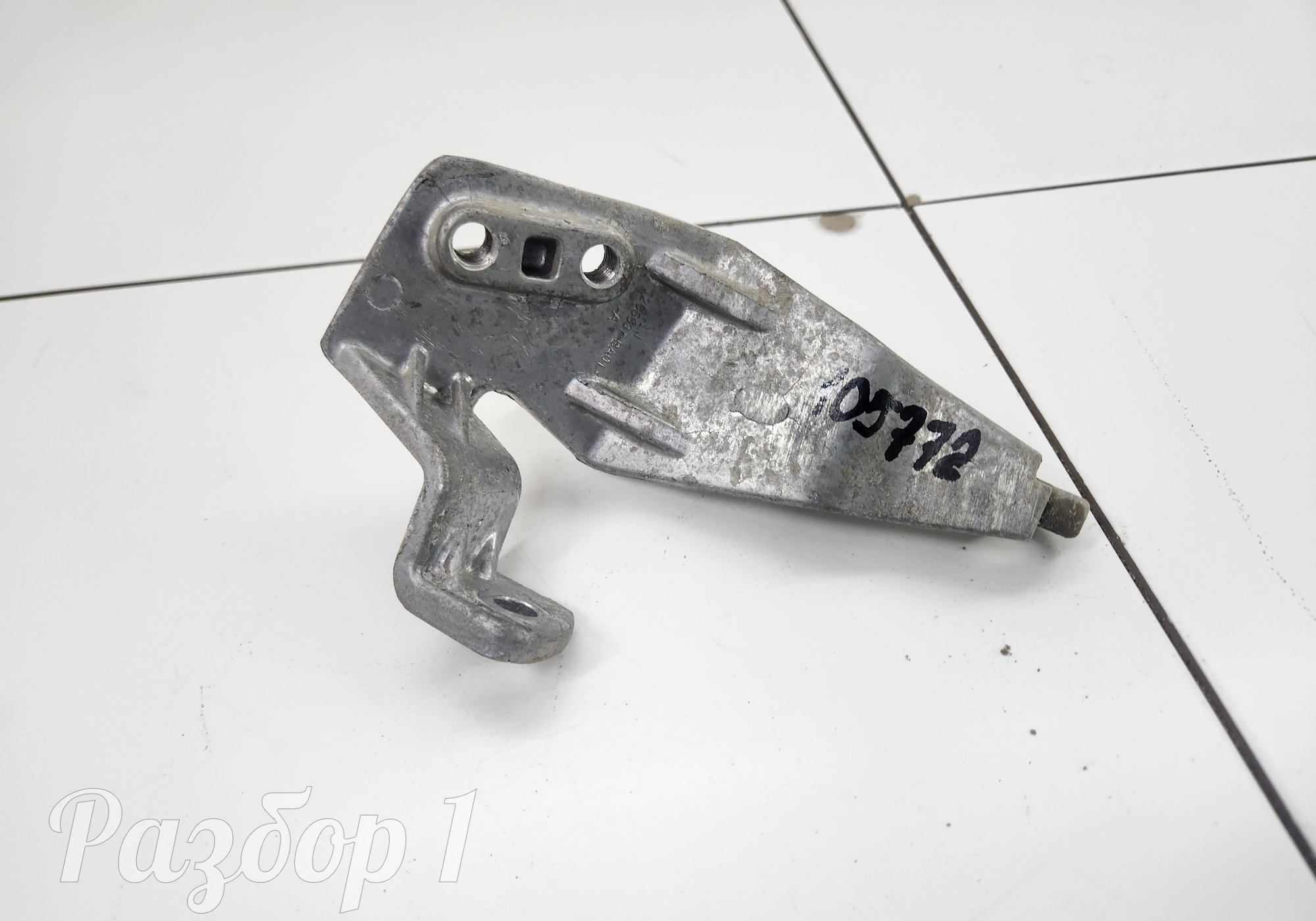 1205637BA01 Кронштейн для Faw Bestune B70 (с 2020)