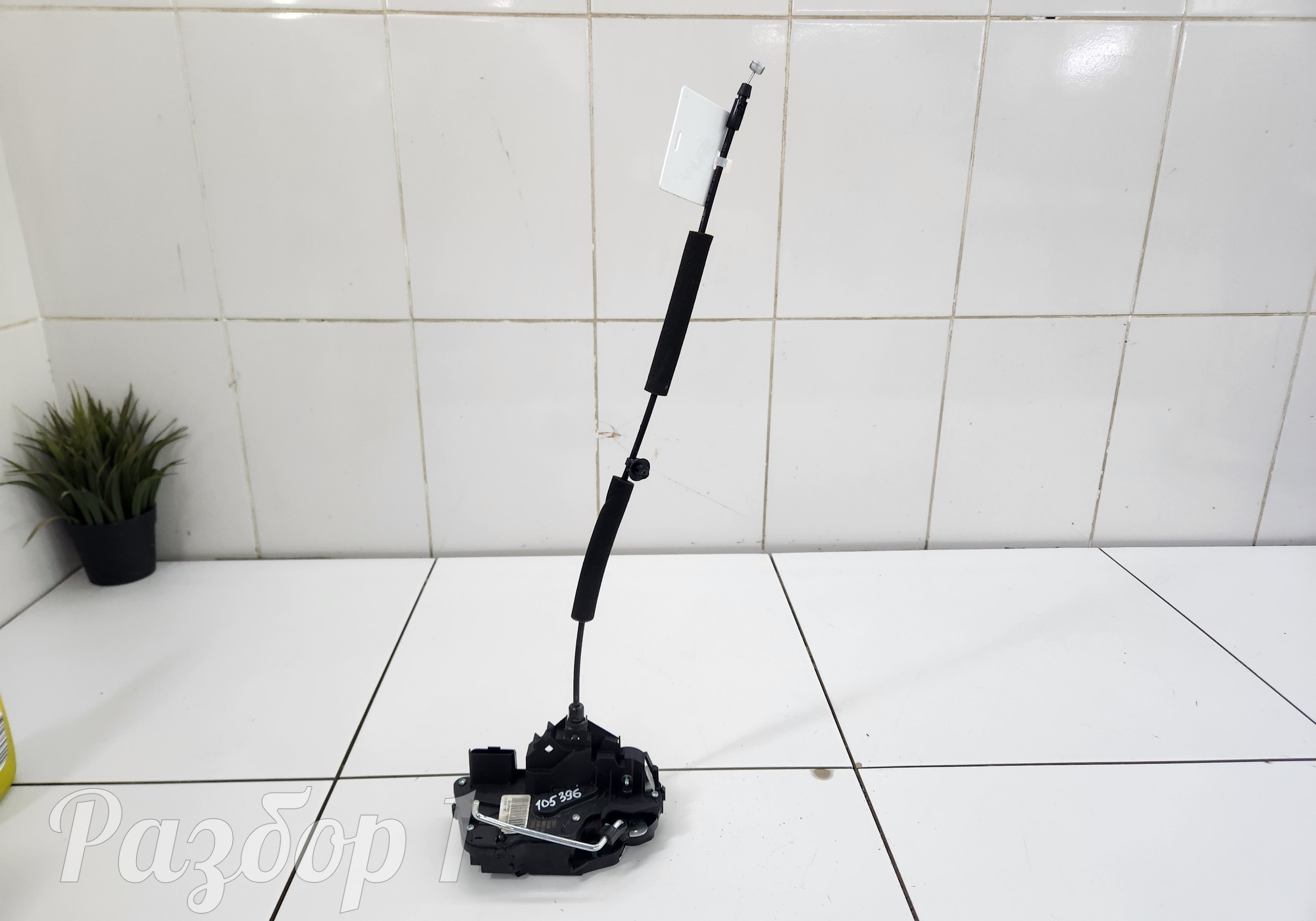 8889812981 Замок задней правой двери для Geely Emgrand II (с 2021)