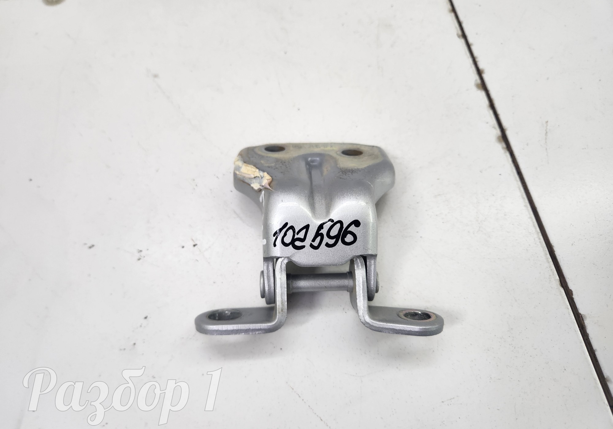 6106300U2010 Петля двери передняя левая нижняя для Jac T9 (с 2023)