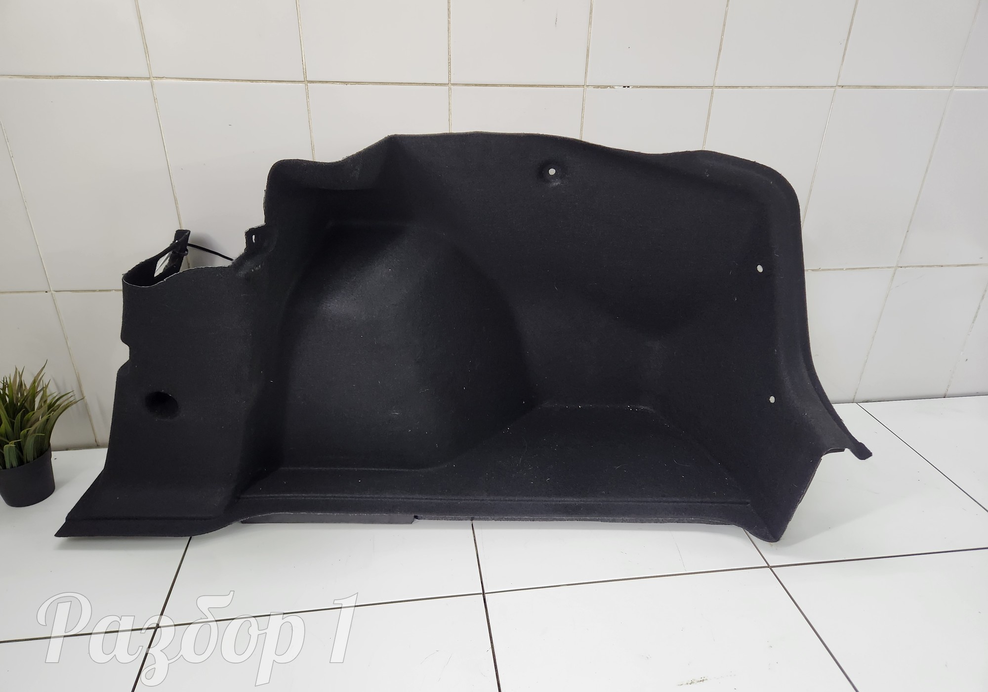 8889531635 Обшивка багажника правая для Geely Emgrand (SS11) (с 2021)