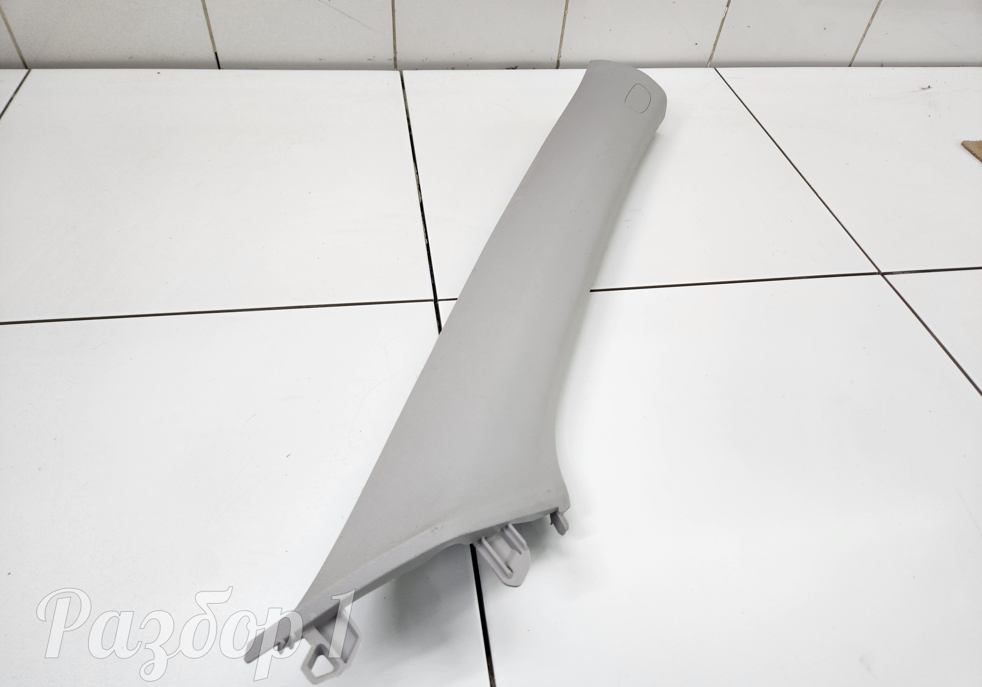 8889529822 Обшивка стойки передняя левая для Geely Emgrand (SS11) (с 2021)