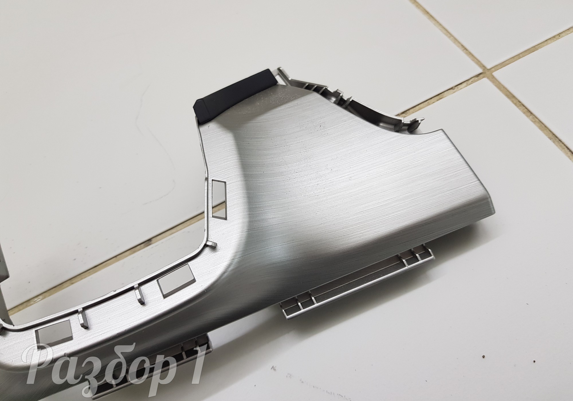 662794B001 Накладка на торпедо для Geely Coolray (с 2020)