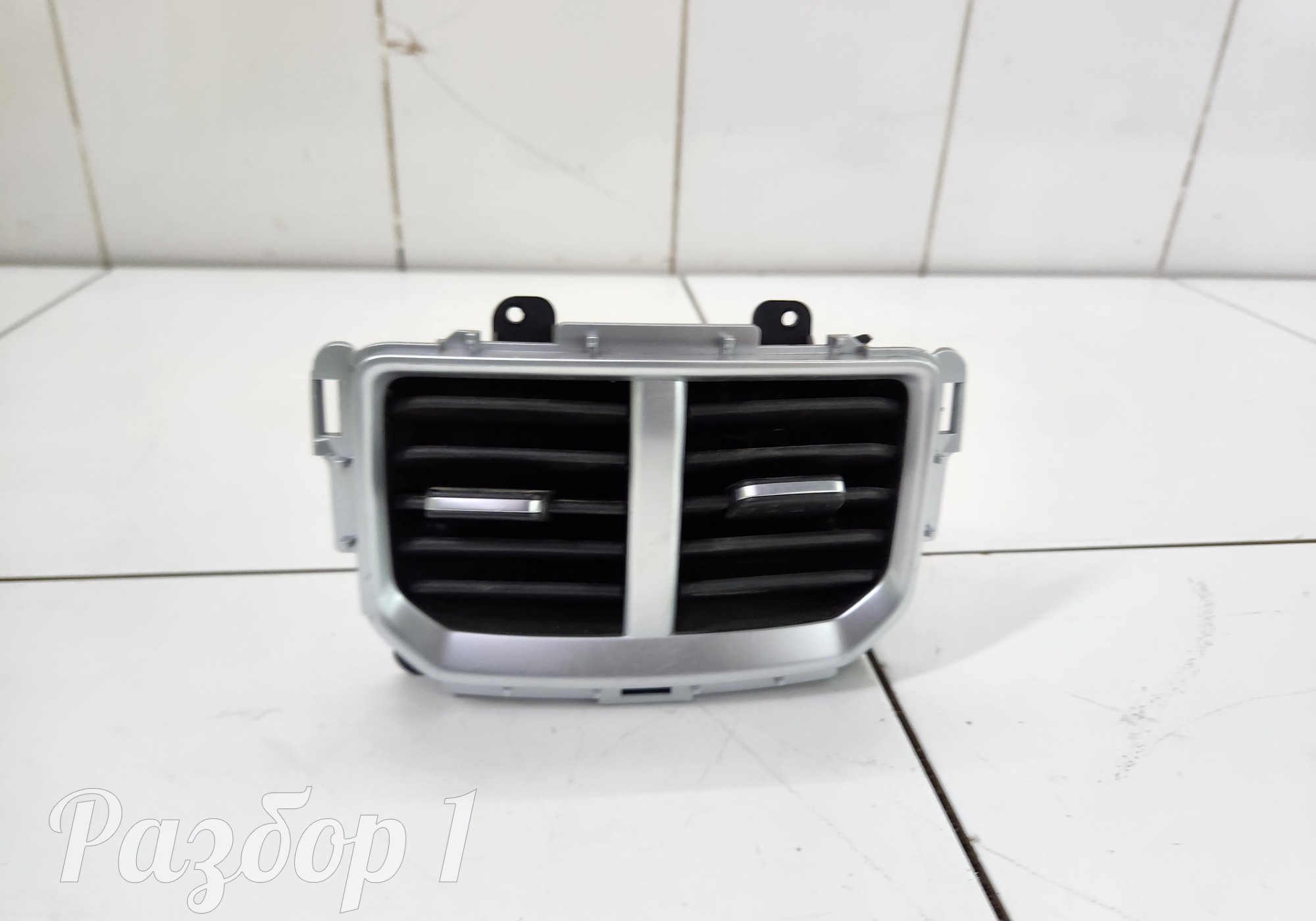 5305101XPW04A Дефлектор воздушный центральной консоли для Great Wall Poer (с 2019)