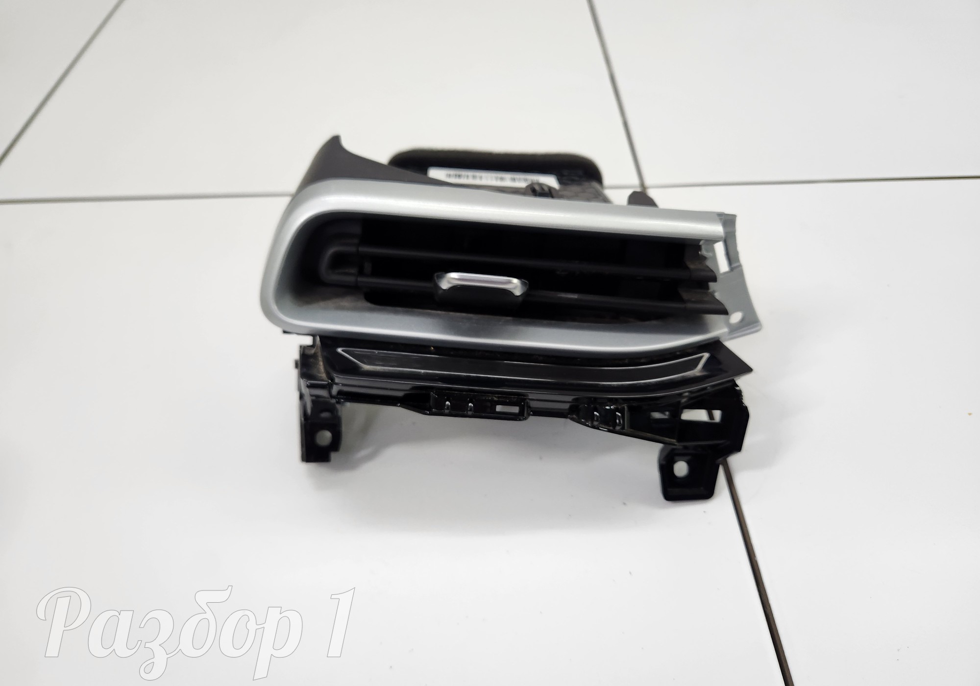 8890307778 Дефлектор воздушный для Geely Emgrand (SS11) (с 2021)